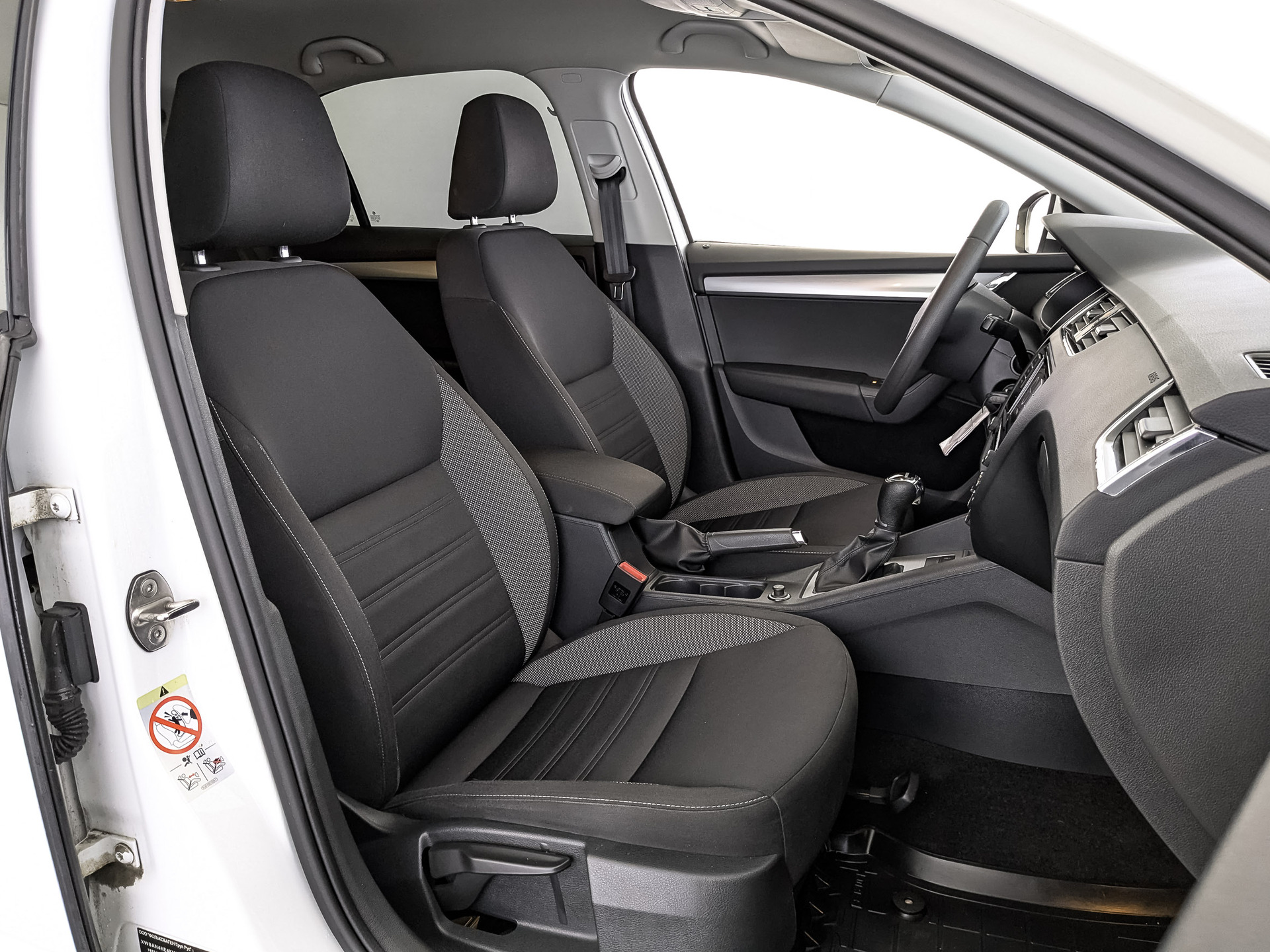 SKODA Octavia 1.60 (110 л.с), автомат, 2019, пробег 107 431 км