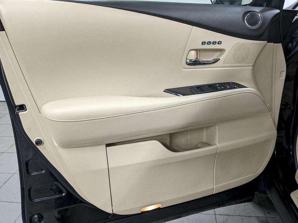 Фото Lexus RX с пробегом 77259 км