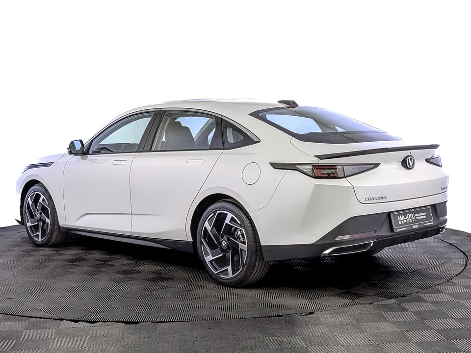 Фото Changan Lamore с пробегом 178 км