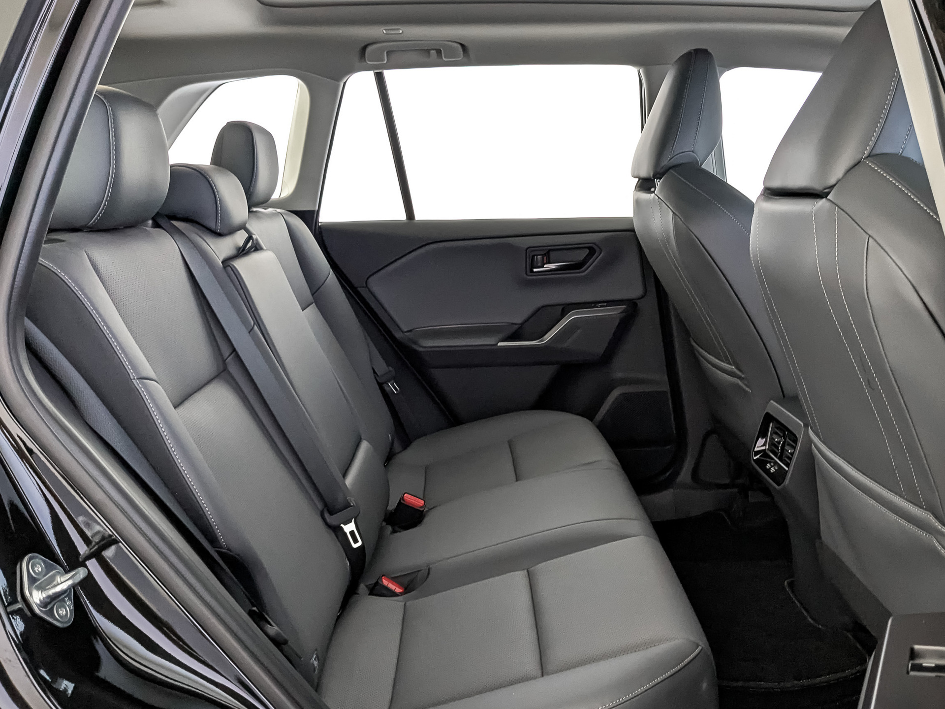 Фото Toyota RAV4 Luxury 2.0L/171 CVT AWD 