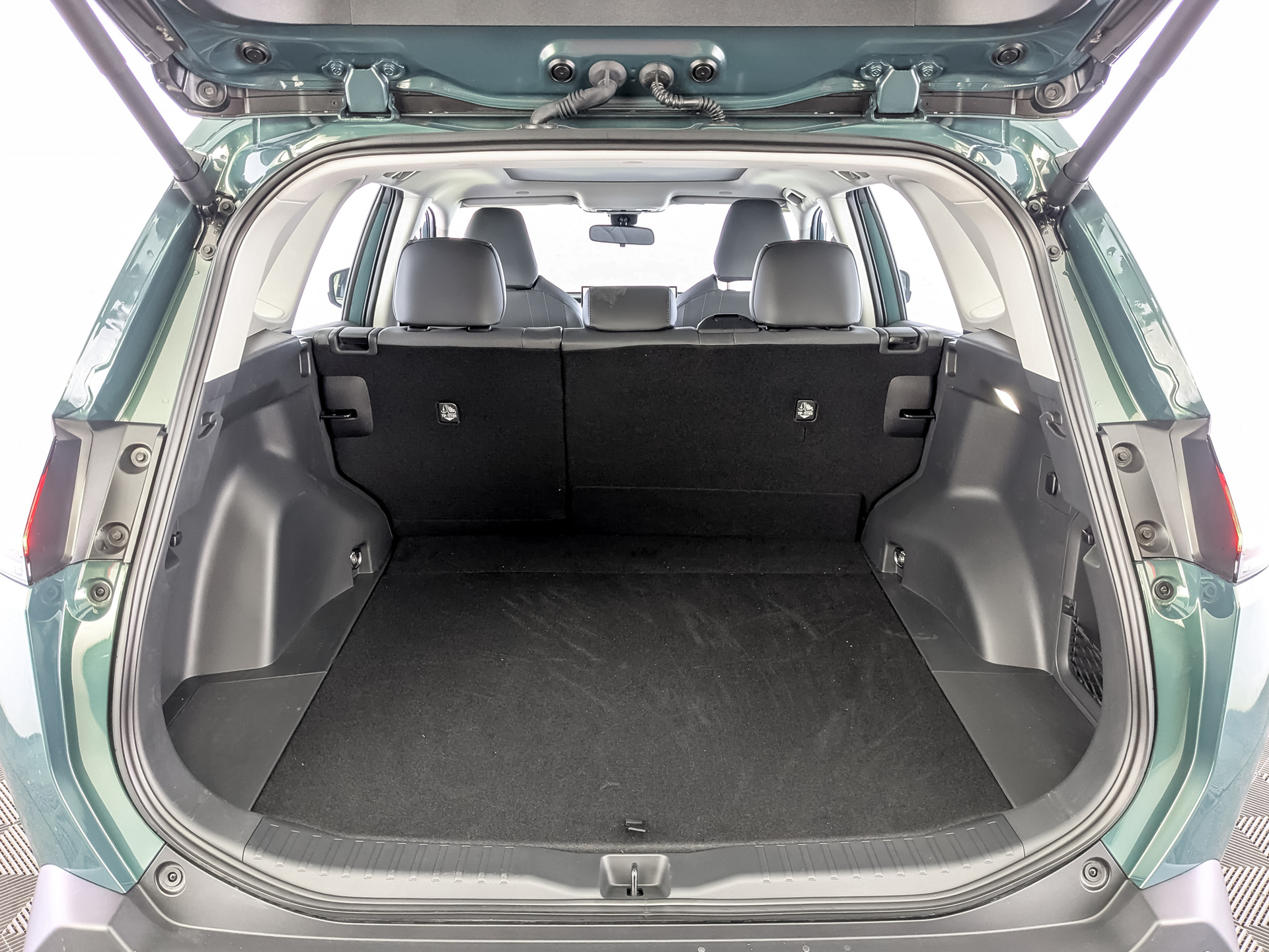 Фото Toyota RAV4 Luxury 2.0L/171 CVT AWD 