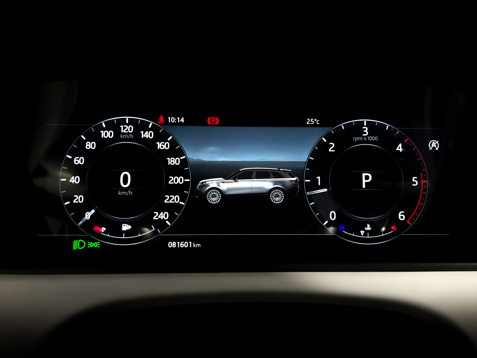 LAND ROVER Range Rover Velar 2.00 (179 л.с), автомат, 2017, пробег 81 600 км