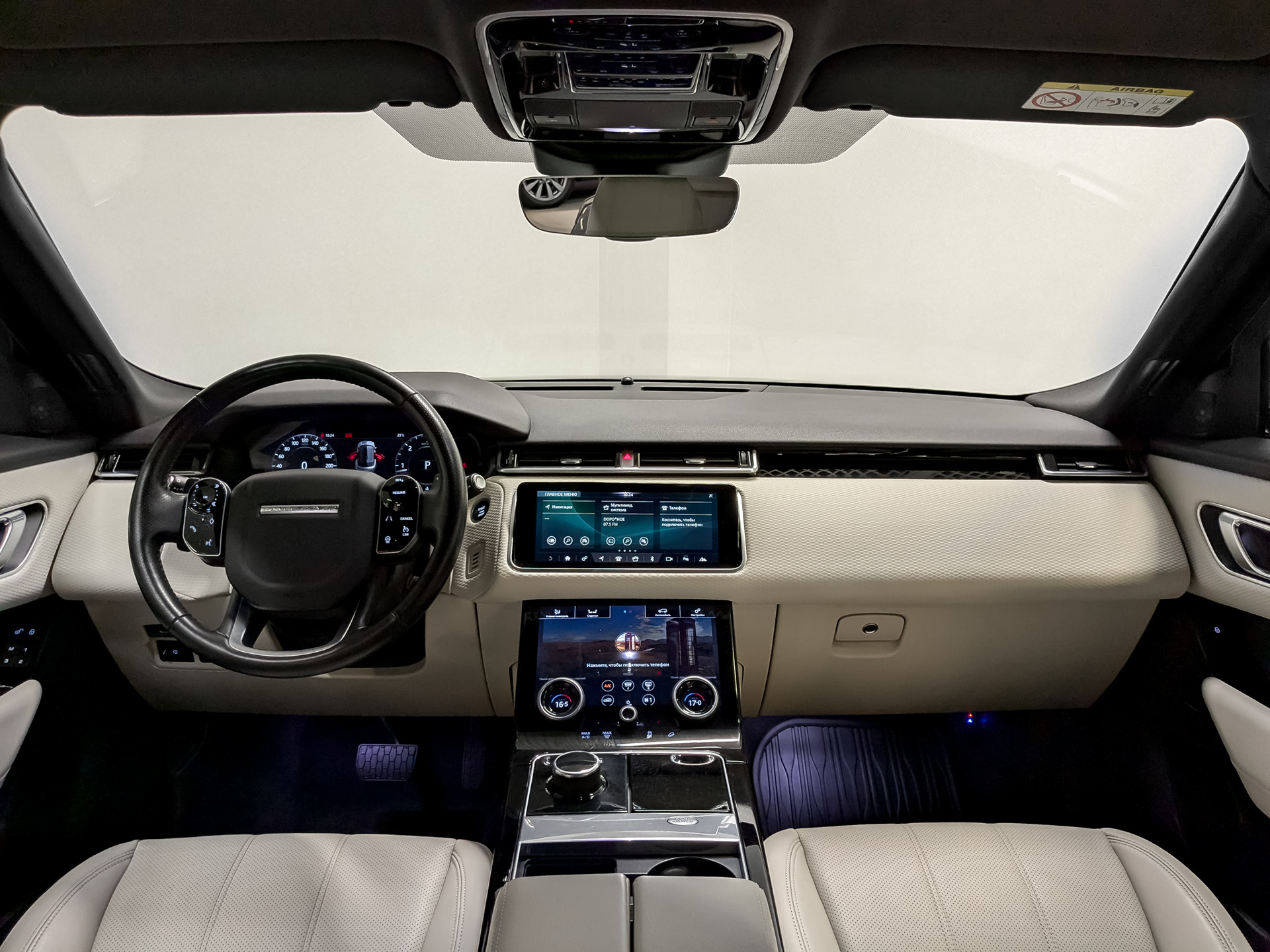 LAND ROVER Range Rover Velar 2.00 (179 л.с), автомат, 2017, пробег 81 600 км