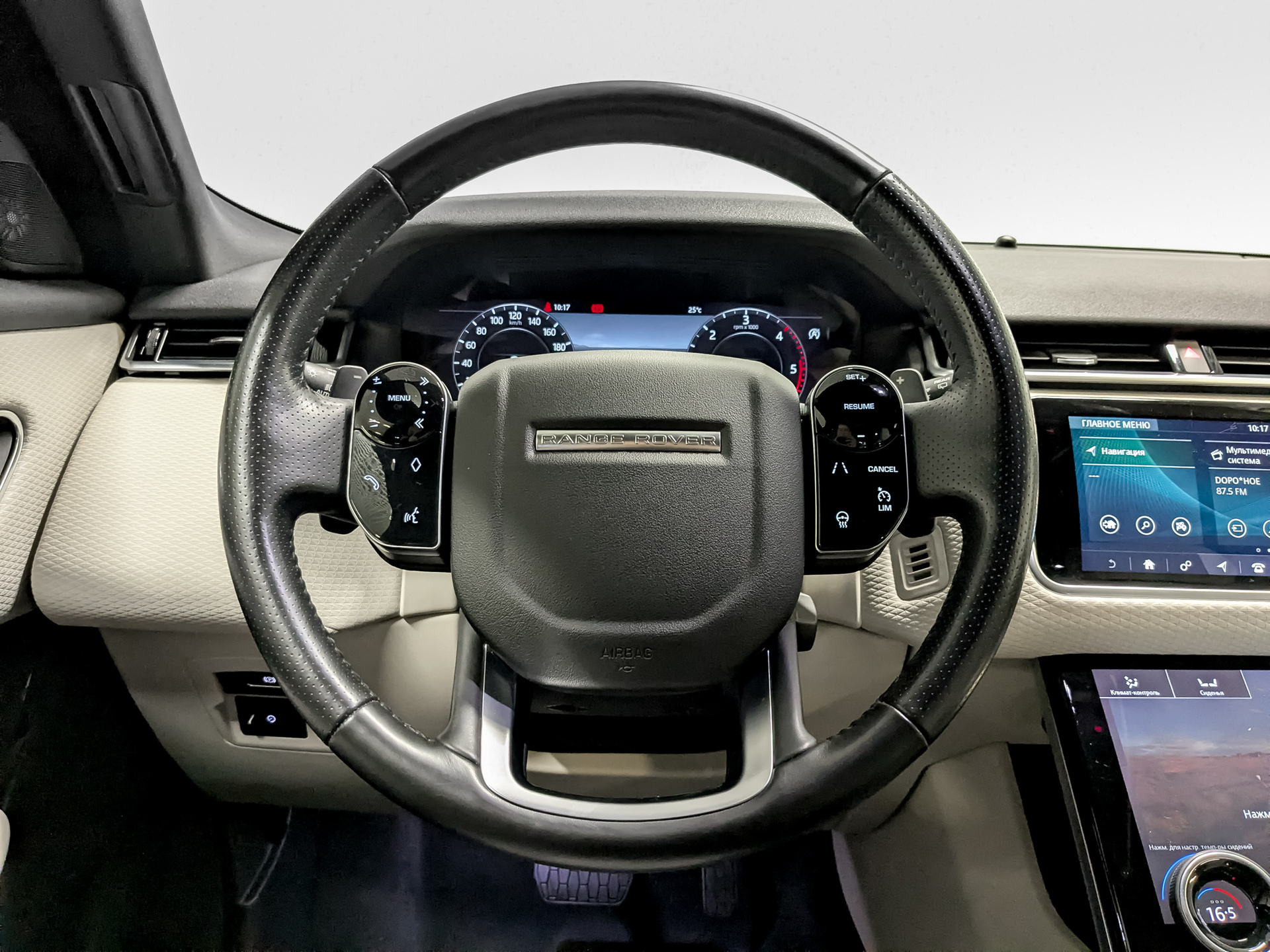 LAND ROVER Range Rover Velar 2.00 (179 л.с), автомат, 2017, пробег 81 600 км