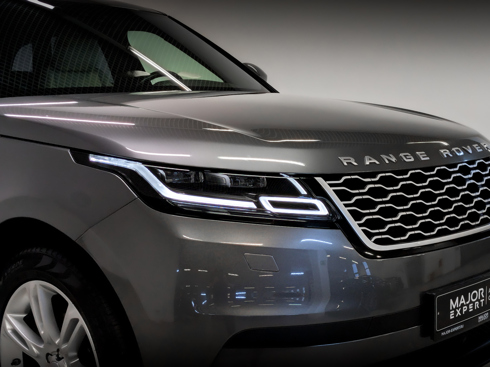 LAND ROVER Range Rover Velar 2.00 (179 л.с), автомат, 2017, пробег 81 600 км