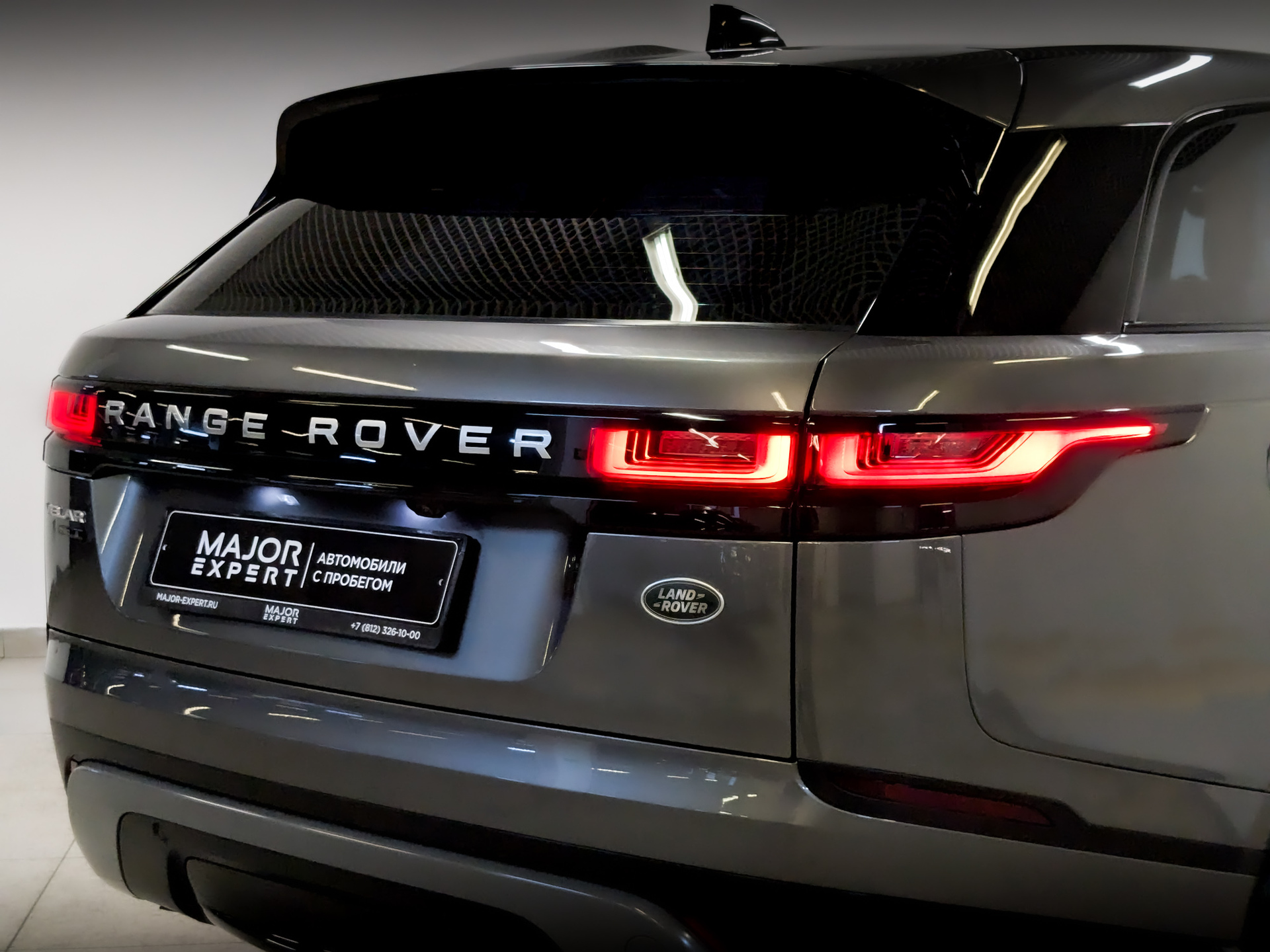 LAND ROVER Range Rover Velar 2.00 (179 л.с), автомат, 2017, пробег 81 600 км