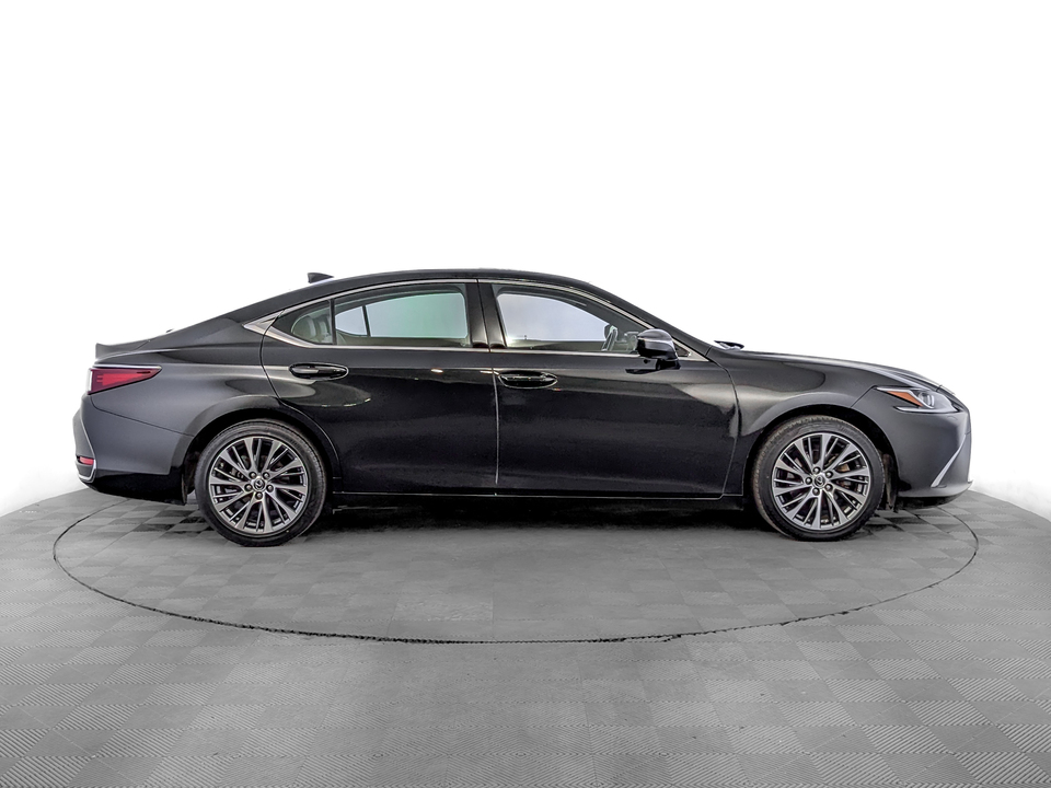 Lexus ES VII