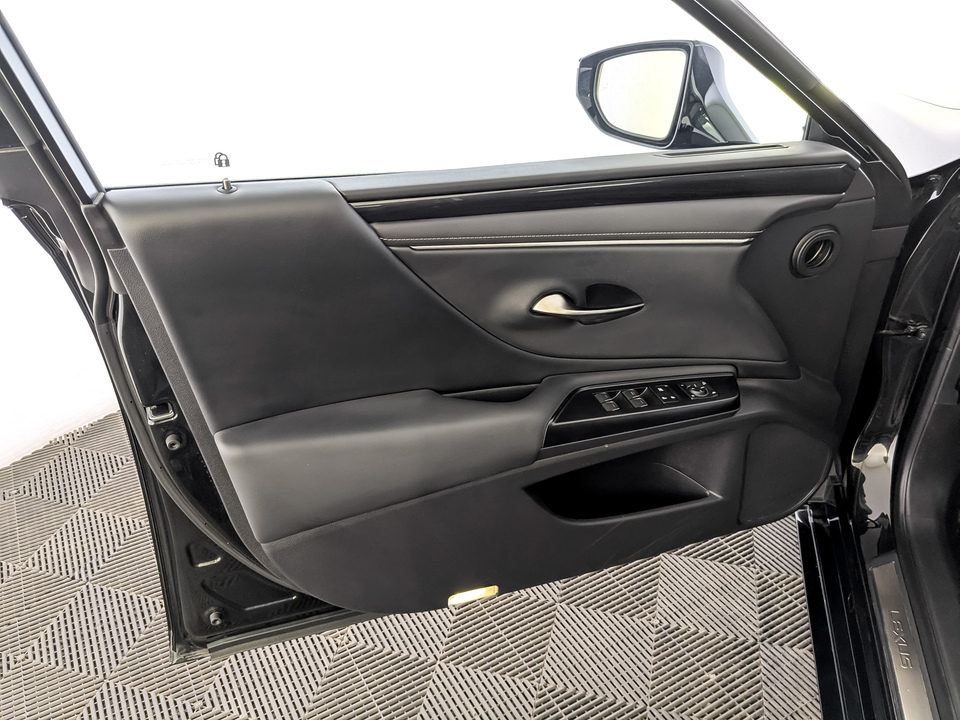 Фото Lexus ES с пробегом 61510 км