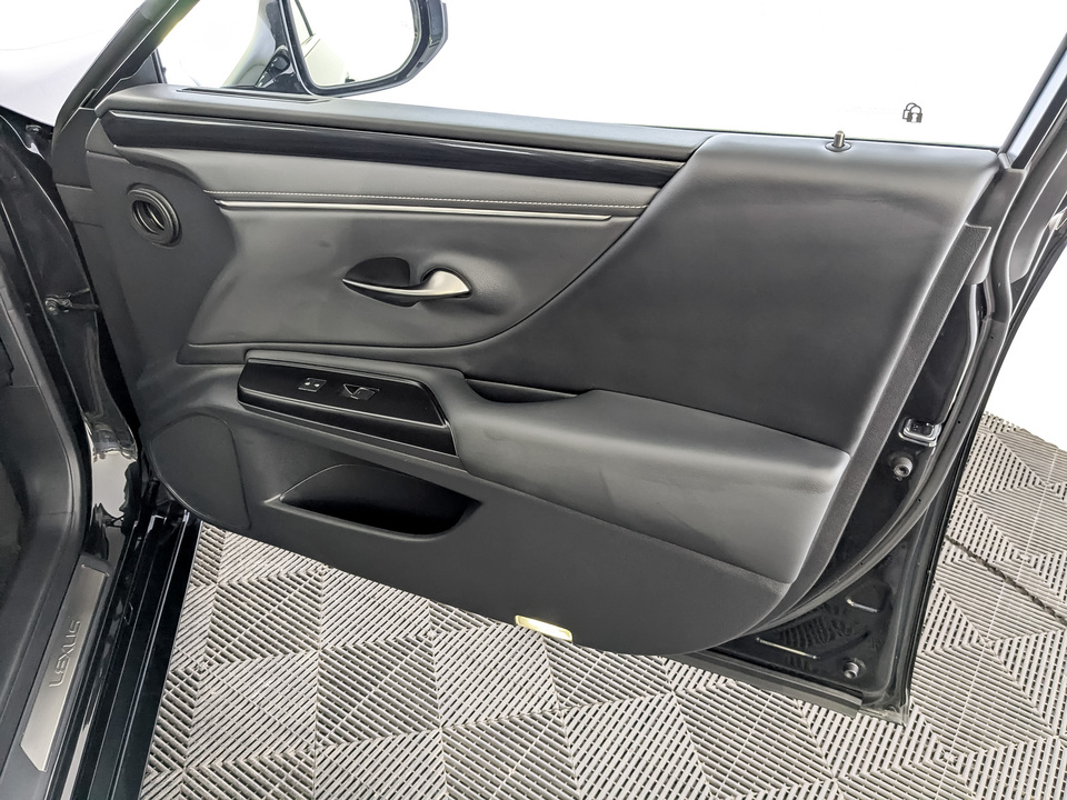 Фото Lexus ES с пробегом 61510 км