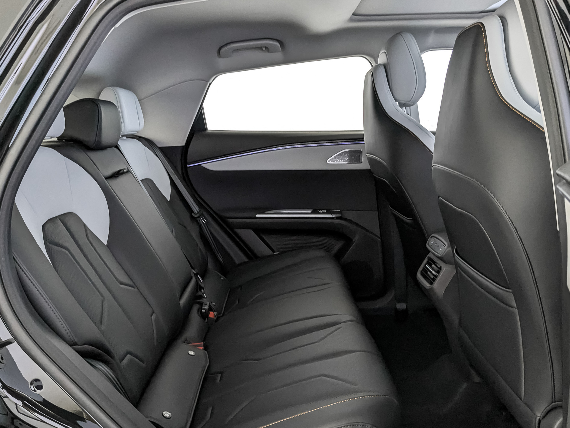 Фото Omoda C5 Стиль NG 1.5T/147 7RT 4WD