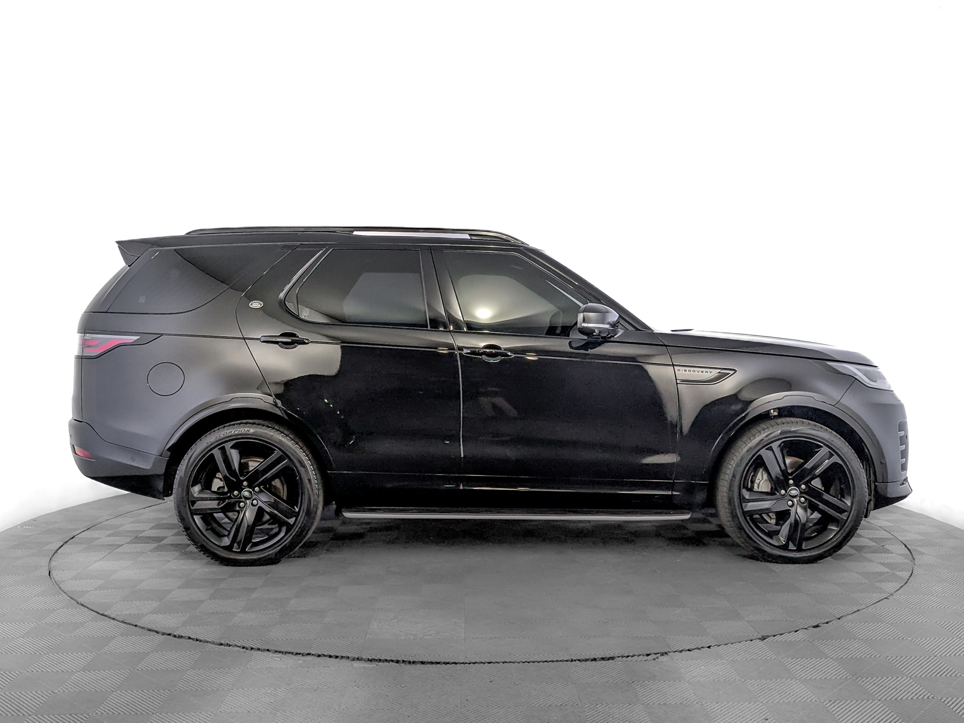 LAND ROVER Discovery 3.00 (300 л.с), автомат, 2024, пробег 64 000 км