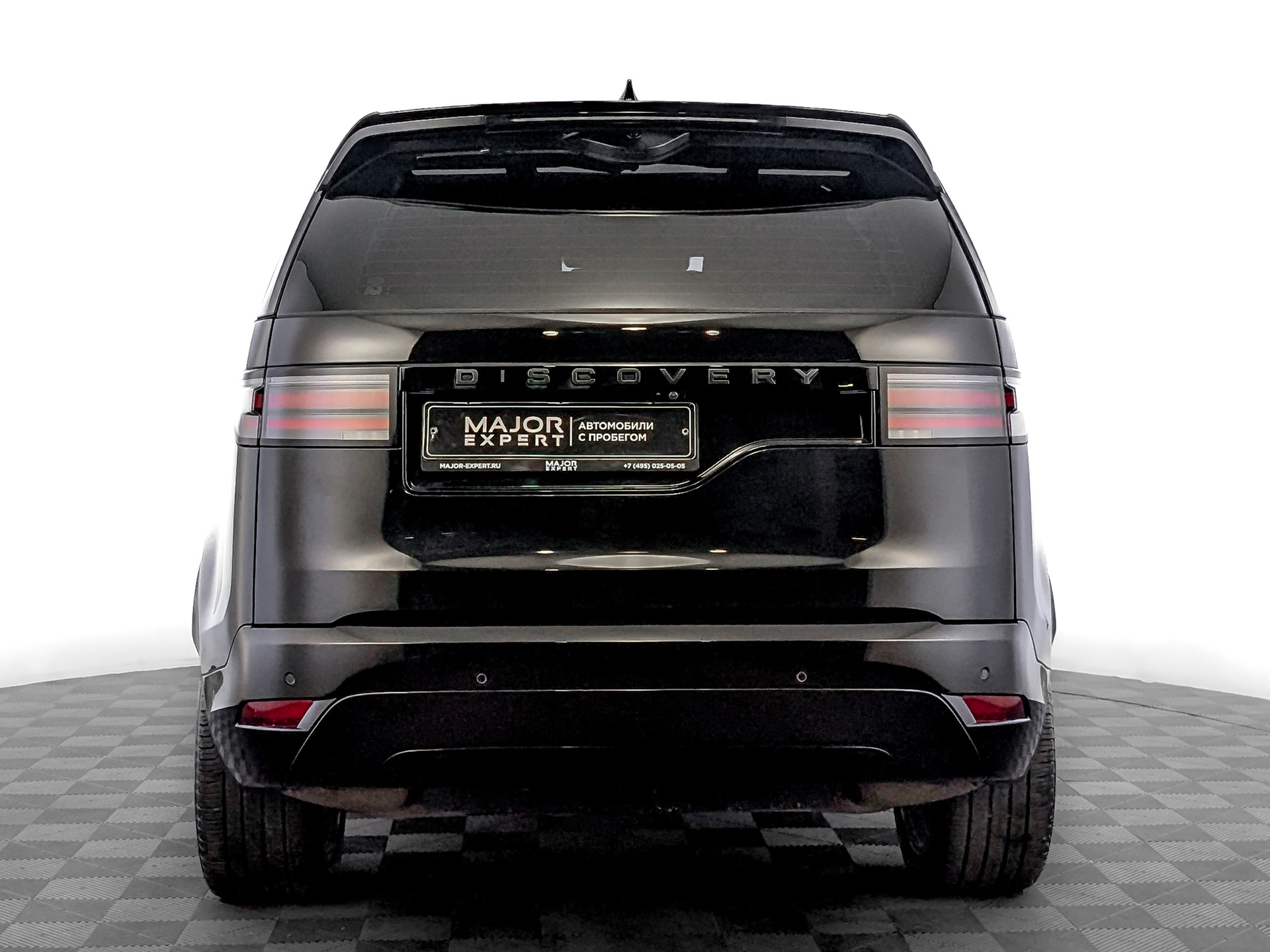 LAND ROVER Discovery 3.00 (300 л.с), автомат, 2024, пробег 64 000 км