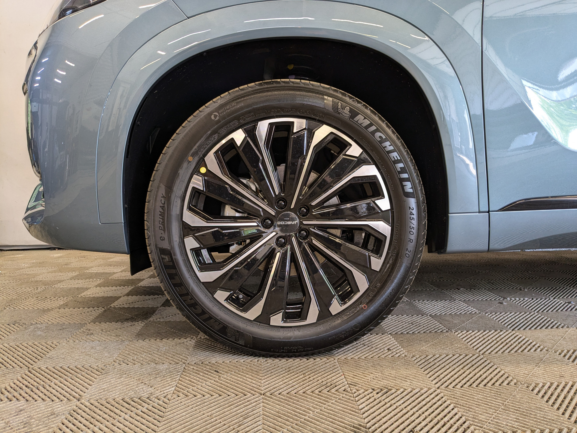 Фото JAECOO J8 Престиж 2.0T/249 7RT 4WD