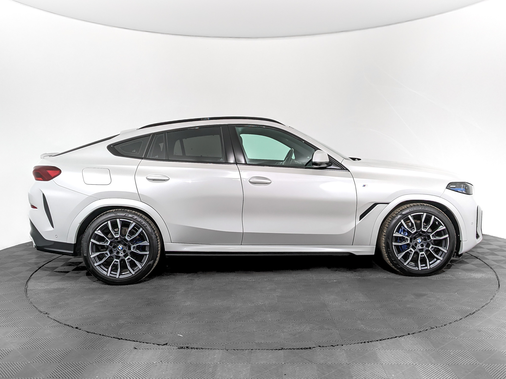 BMW X6 3.00 (381 л.с), автомат, 2024, пробег 17 235 км