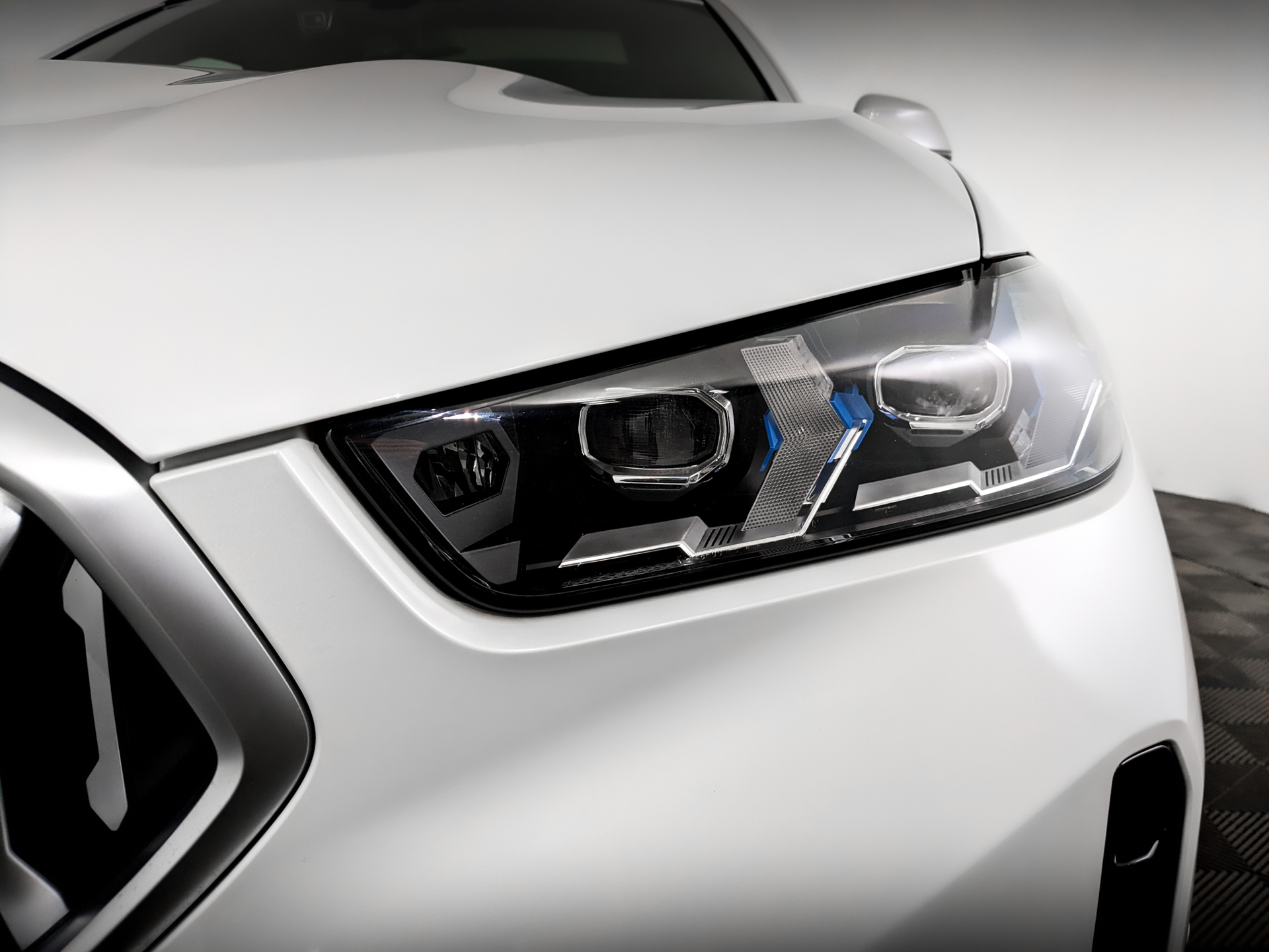 BMW X6 3.00 (381 л.с), автомат, 2024, пробег 17 235 км