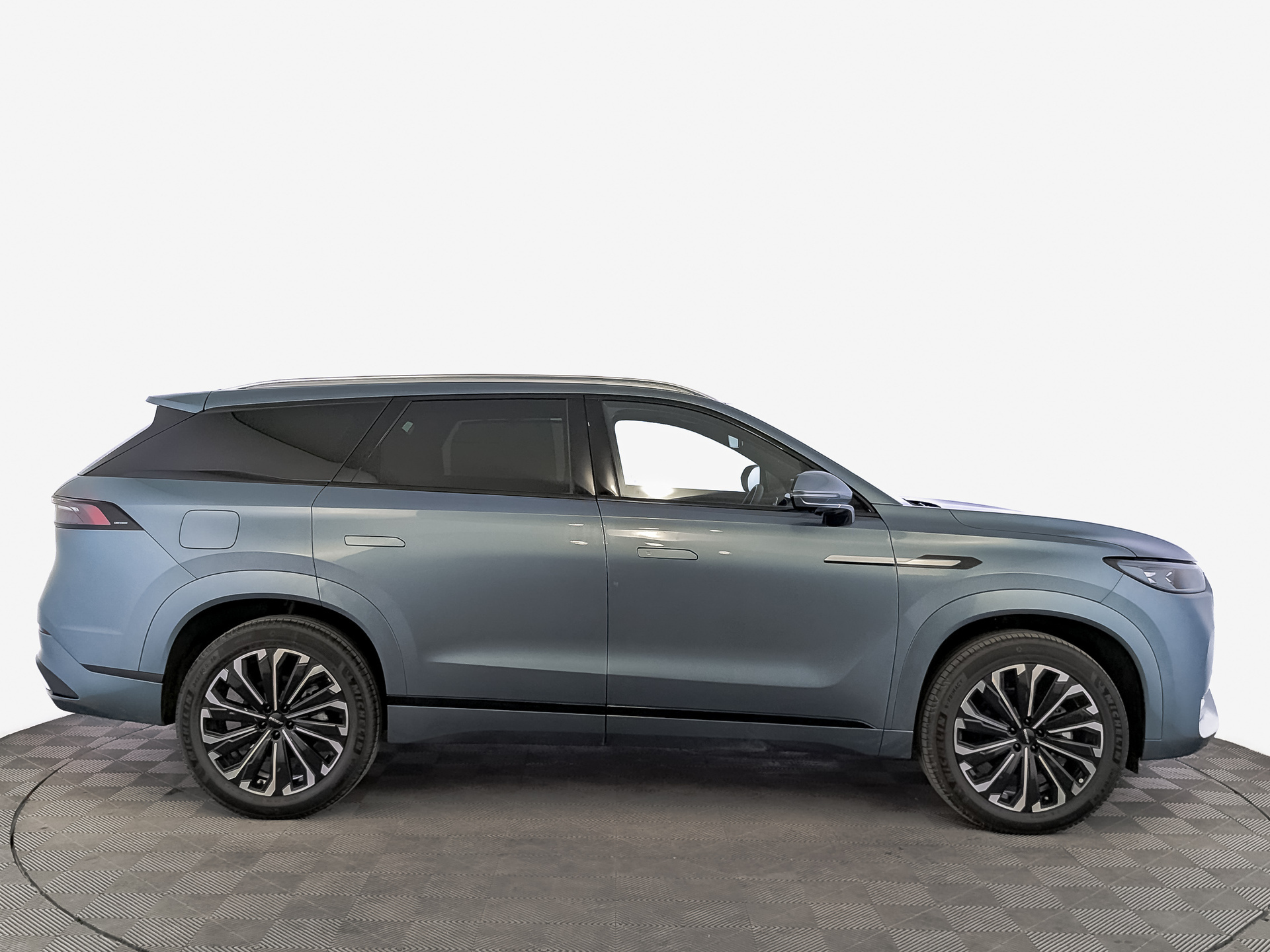 Фото JAECOO J8 Престиж 2.0T/249 7RT 4WD