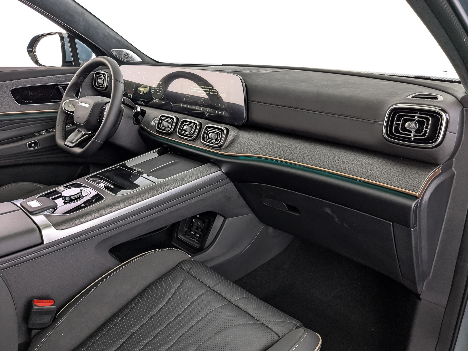 Фото JAECOO J8 Престиж 2.0T/249 7RT 4WD