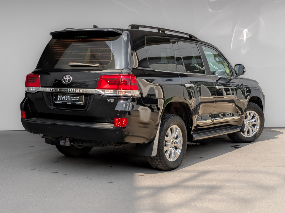 Toyota Land Cruiser 200
