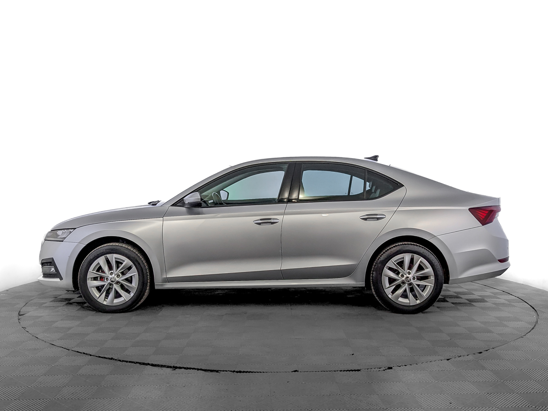 SKODA Octavia 1.40 (150 л.с), автомат, 2021, пробег 80 556 км
