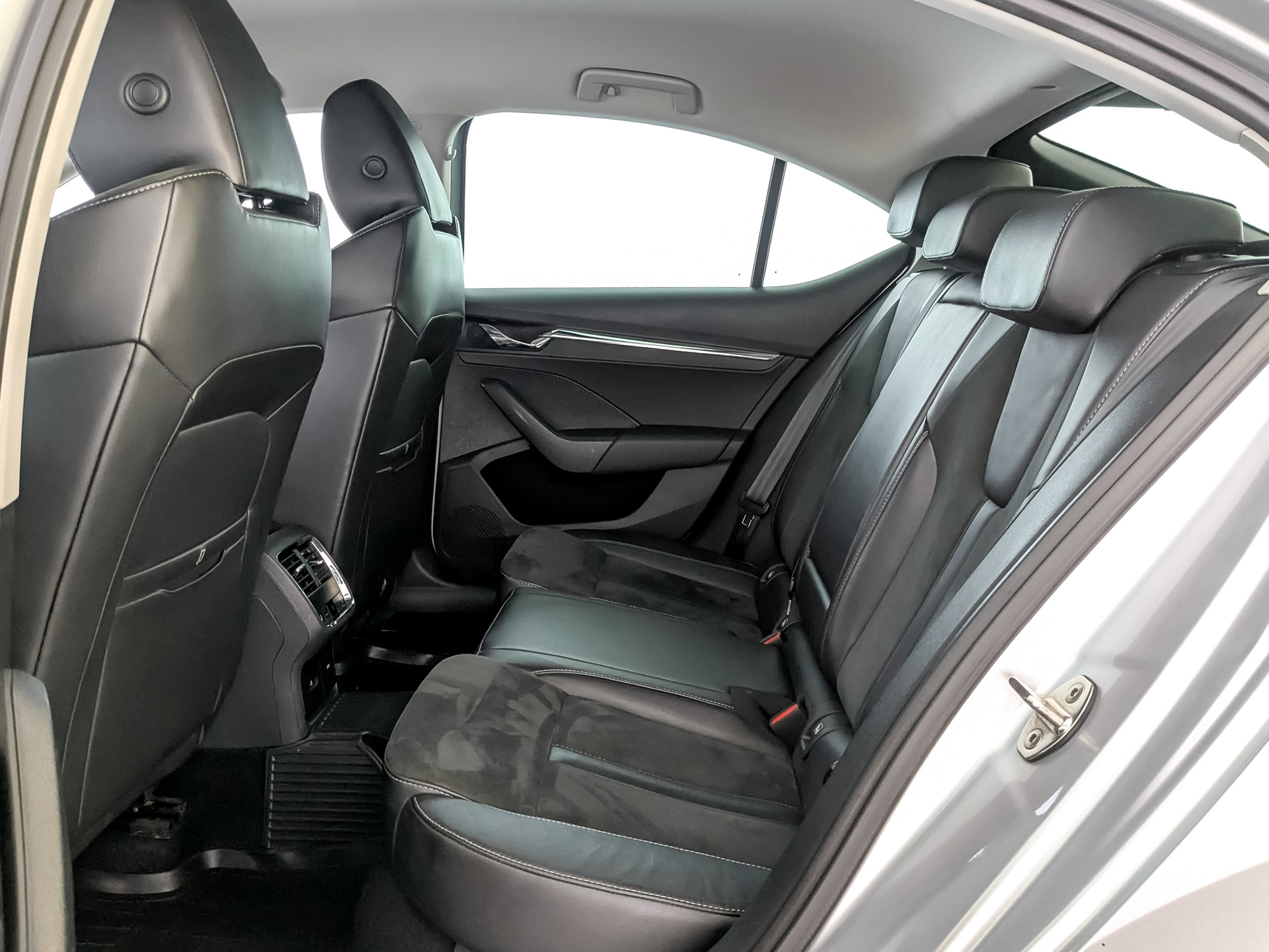 SKODA Octavia 1.40 (150 л.с), автомат, 2021, пробег 80 556 км