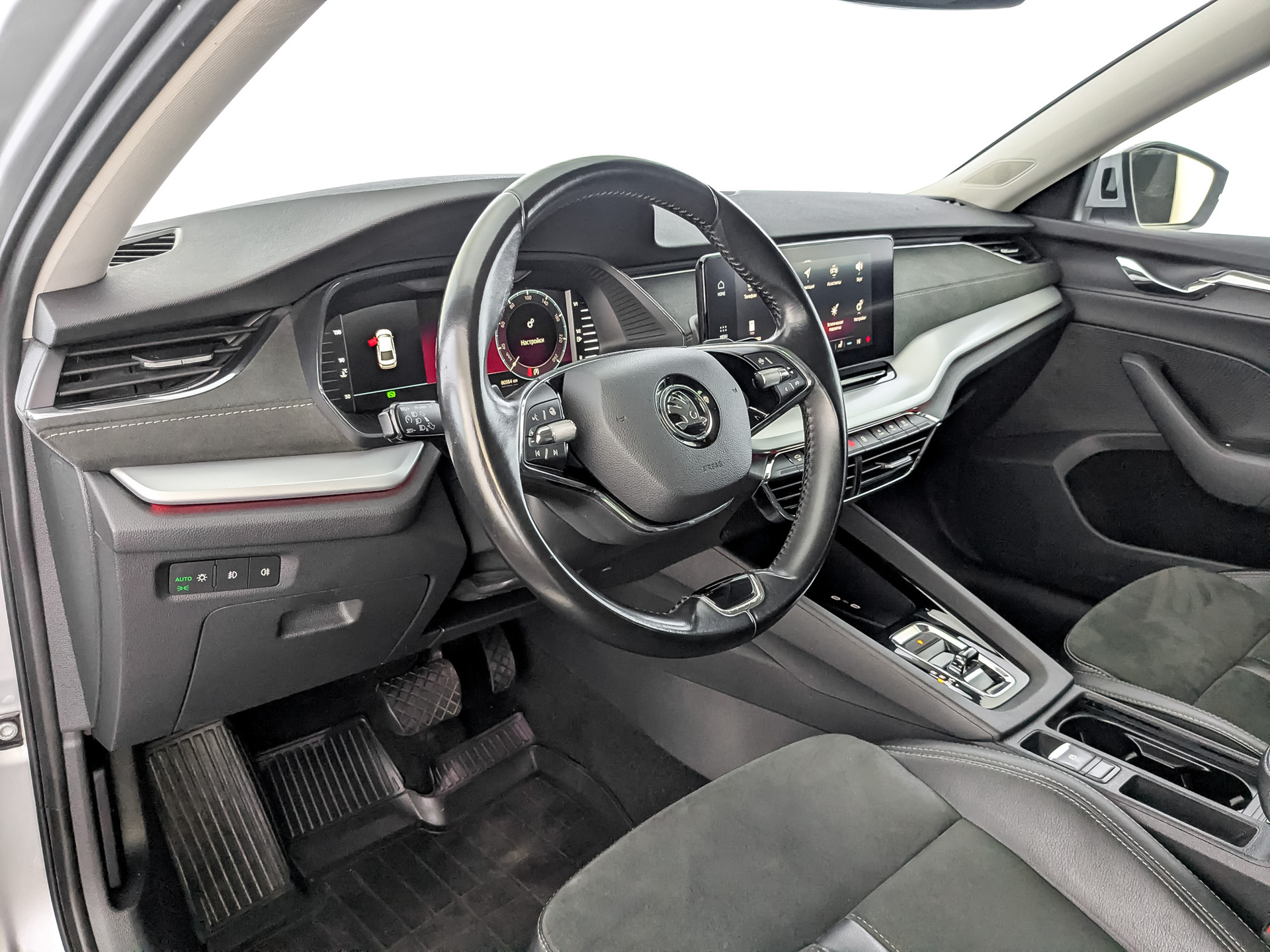 SKODA Octavia 1.40 (150 л.с), автомат, 2021, пробег 80 556 км