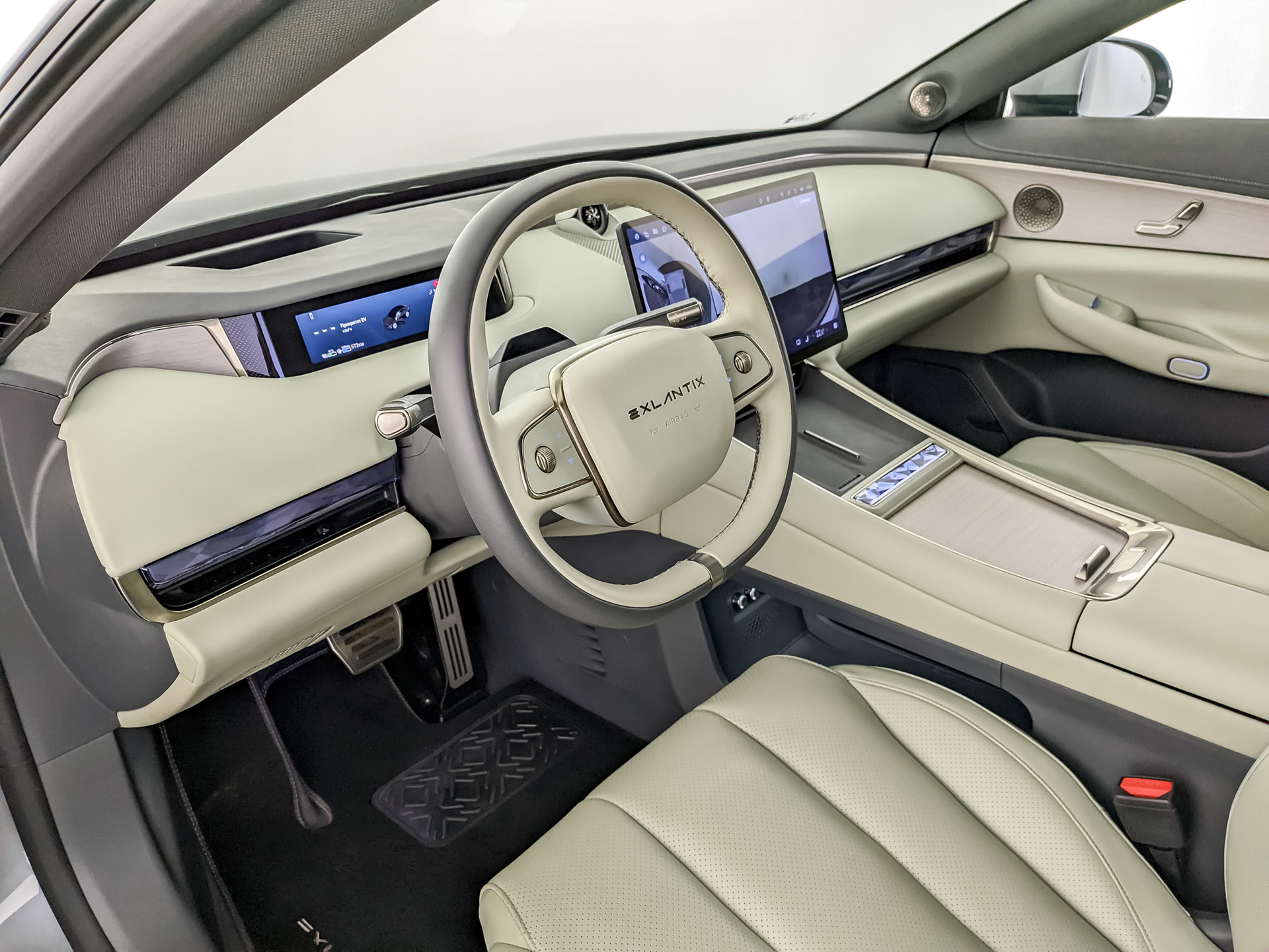 EXLANTIX ES 1.50 (190 л.с), автомат, 2025, пробег 10 454 км