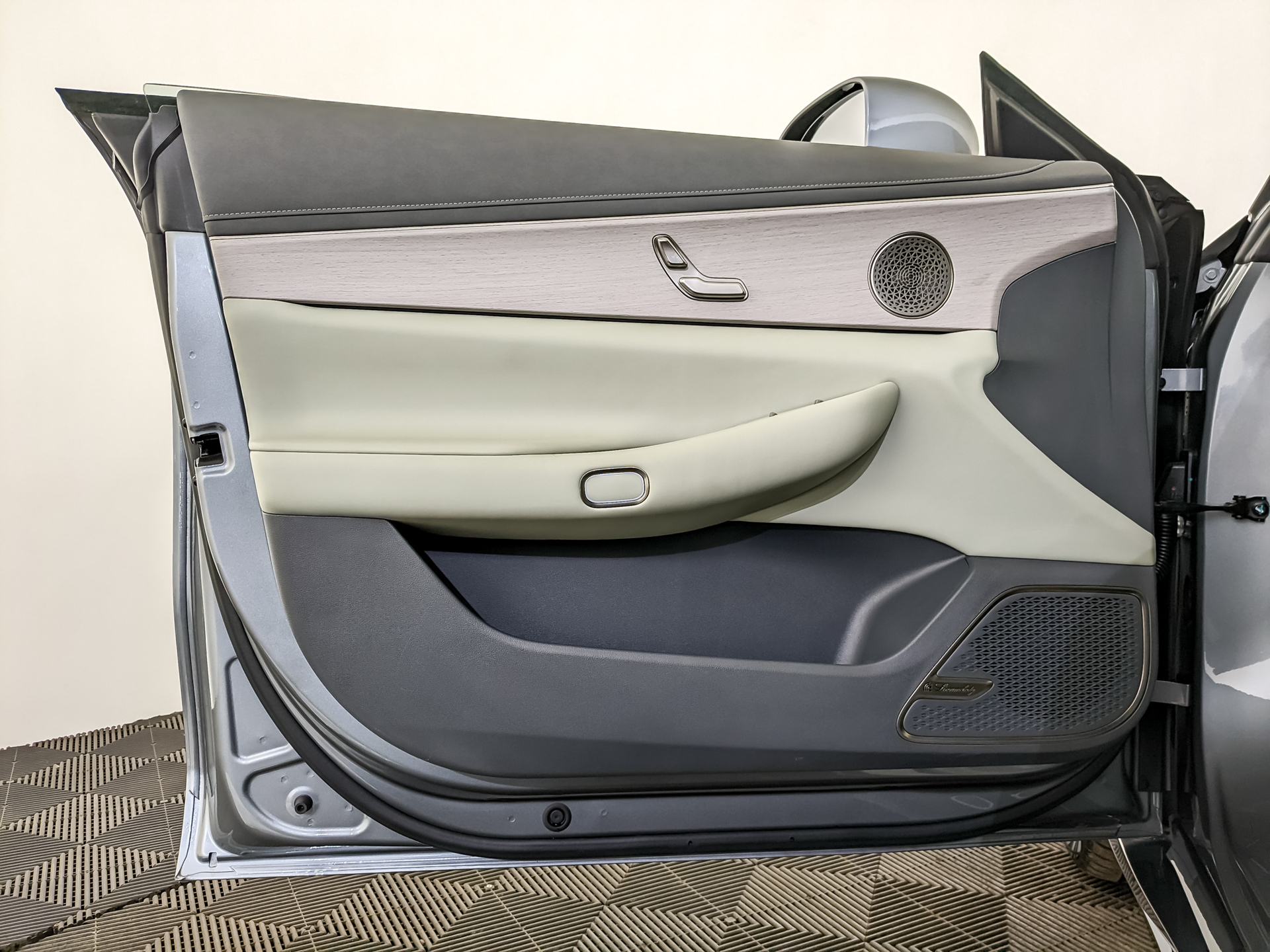 EXLANTIX ES 1.50 (190 л.с), автомат, 2025, пробег 10 454 км