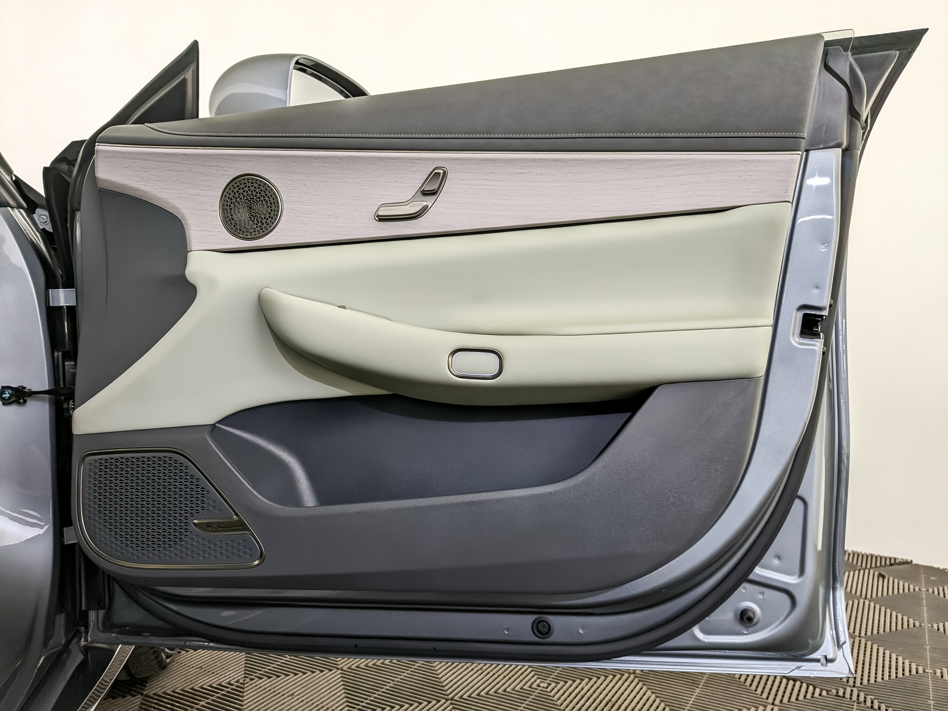 EXLANTIX ES 1.50 (190 л.с), автомат, 2025, пробег 10 454 км