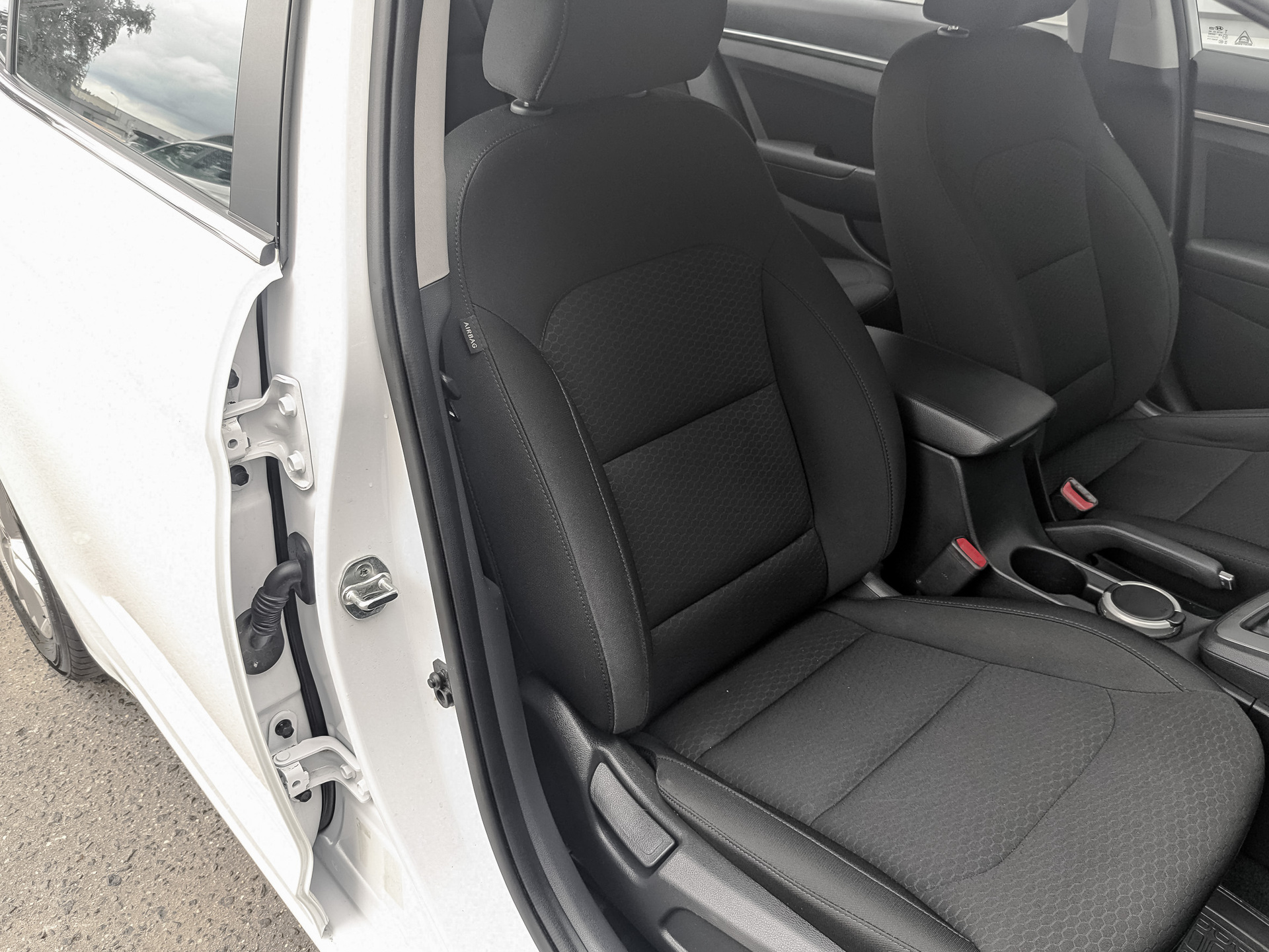 HYUNDAI Elantra 1.60 (128 л.с), автомат, 2020, пробег 144 254 км