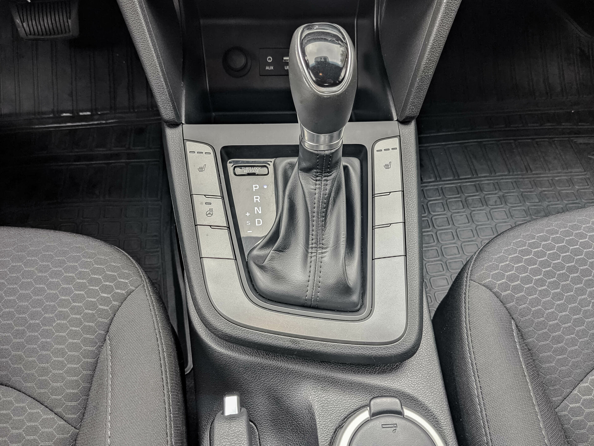 HYUNDAI Elantra 1.60 (128 л.с), автомат, 2020, пробег 144 254 км