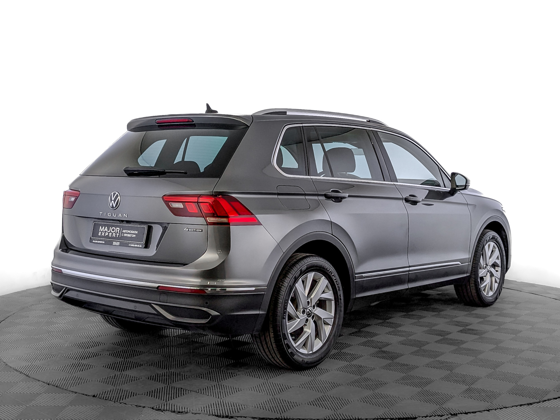 VOLKSWAGEN Tiguan 2.00 (180 л.с), автомат, 2021, пробег 62 212 км