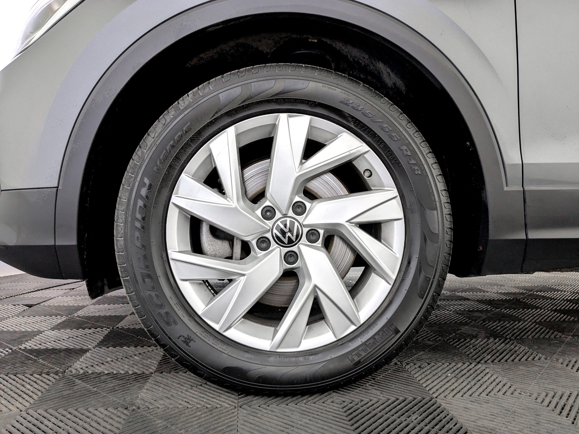 VOLKSWAGEN Tiguan 2.00 (180 л.с), автомат, 2021, пробег 62 212 км