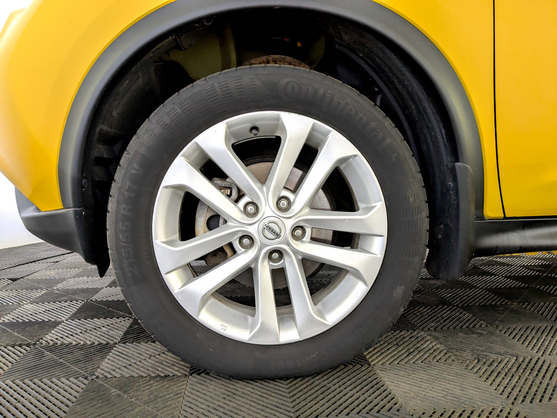 NISSAN Juke 1.60 (117 л.с), автомат, 2017, пробег 106 456 км