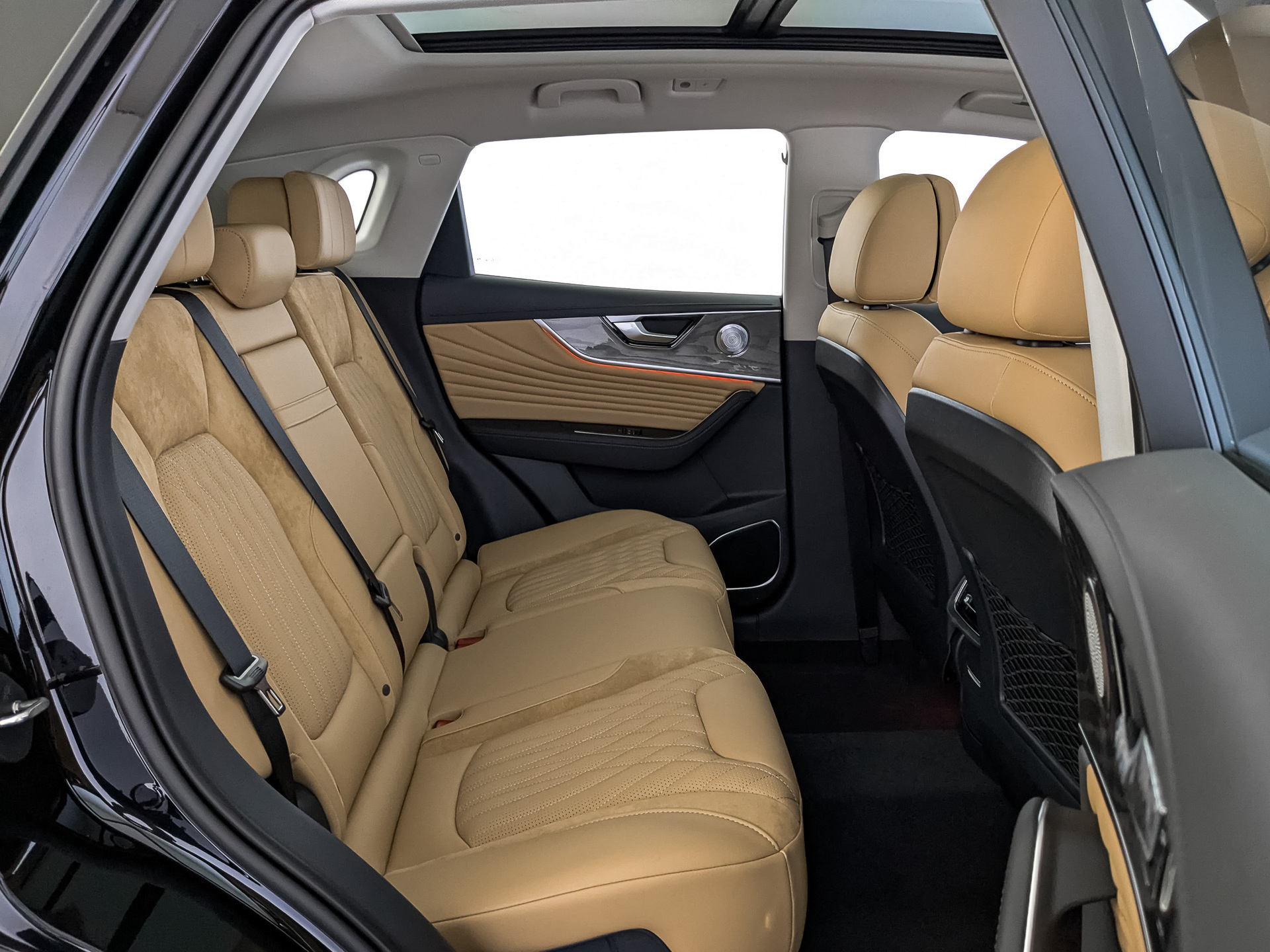 Фото Hongqi HS5 FL Deluxe  2.0T/245 8AT 4WD