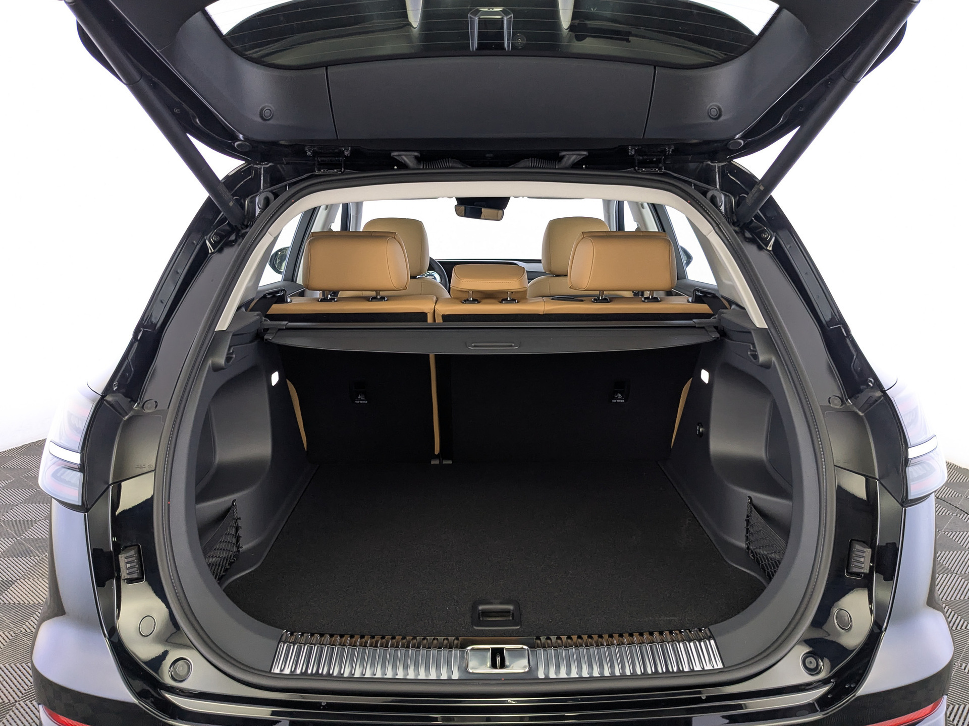 Фото Hongqi HS5 FL Deluxe  2.0T/245 8AT 4WD