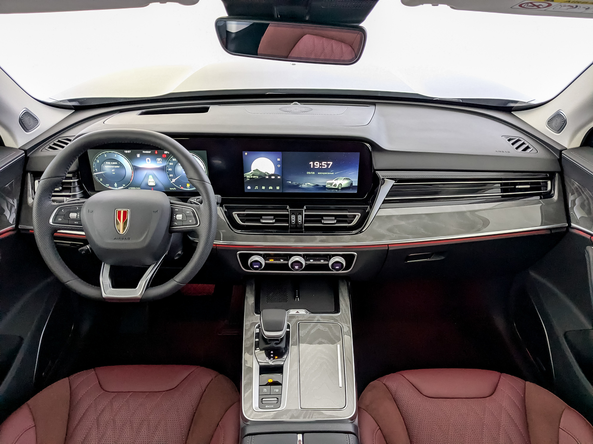 Фото Hongqi HS5 FL Deluxe  2.0T/245 8AT 4WD