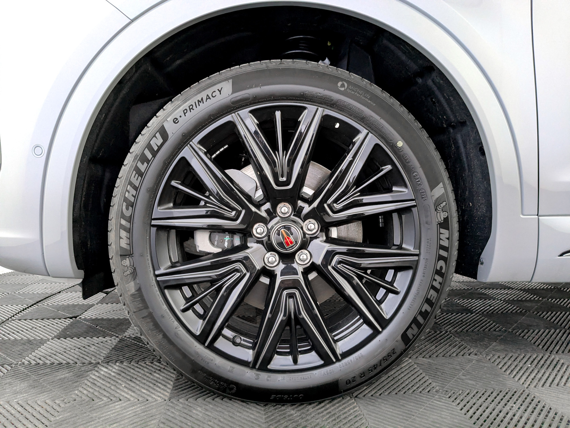 Фото Hongqi HS5 FL Deluxe  2.0T/245 8AT 4WD
