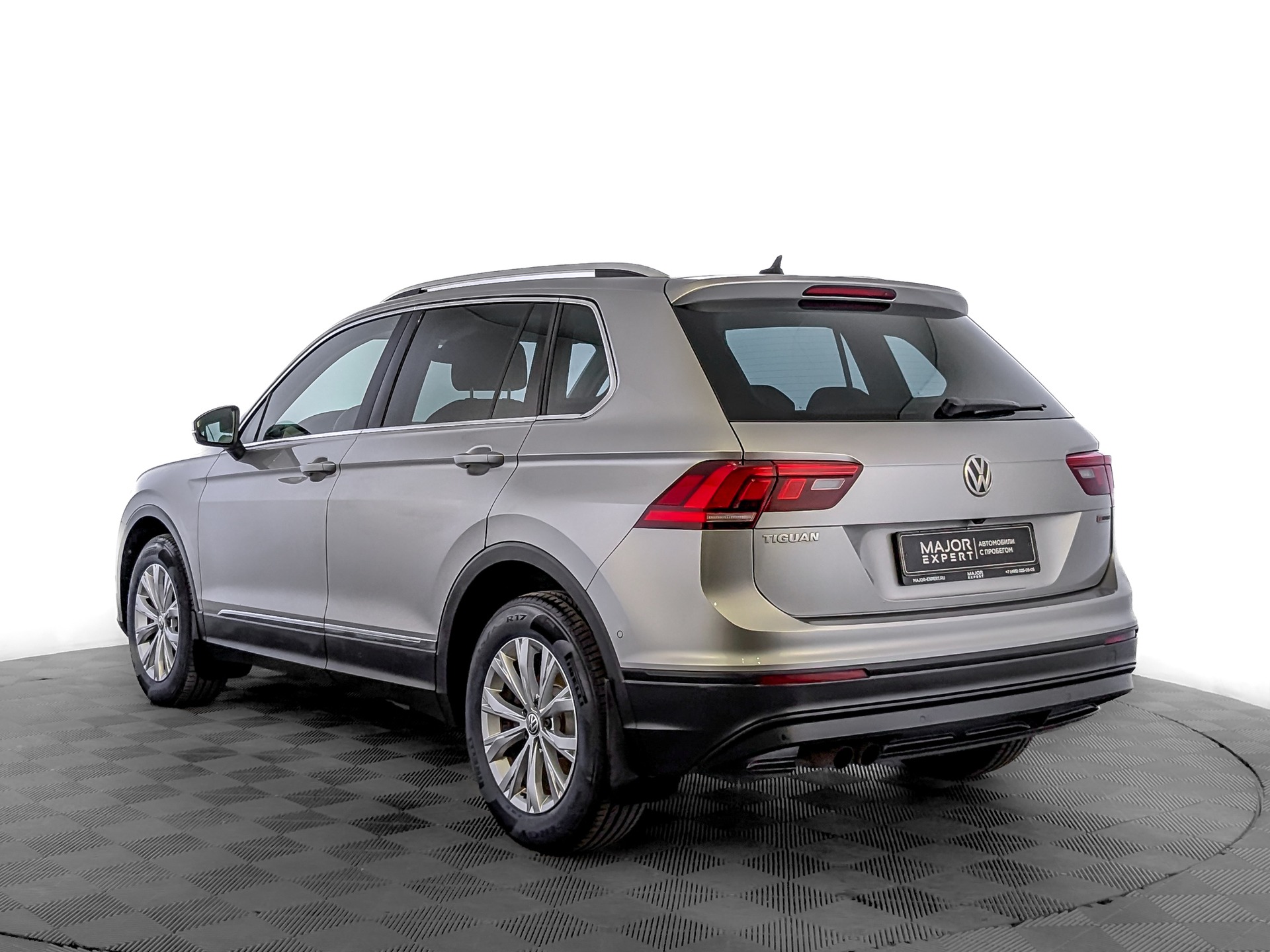 VOLKSWAGEN Tiguan 2.00 (180 л.с), автомат, 2018, пробег 183 054 км