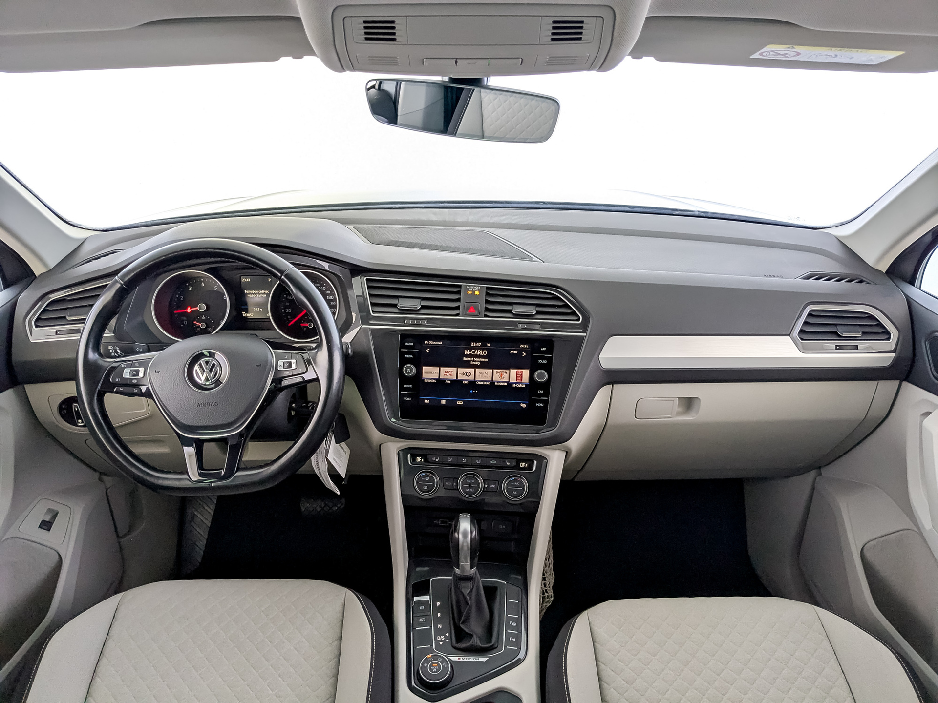 VOLKSWAGEN Tiguan 2.00 (180 л.с), автомат, 2018, пробег 183 054 км