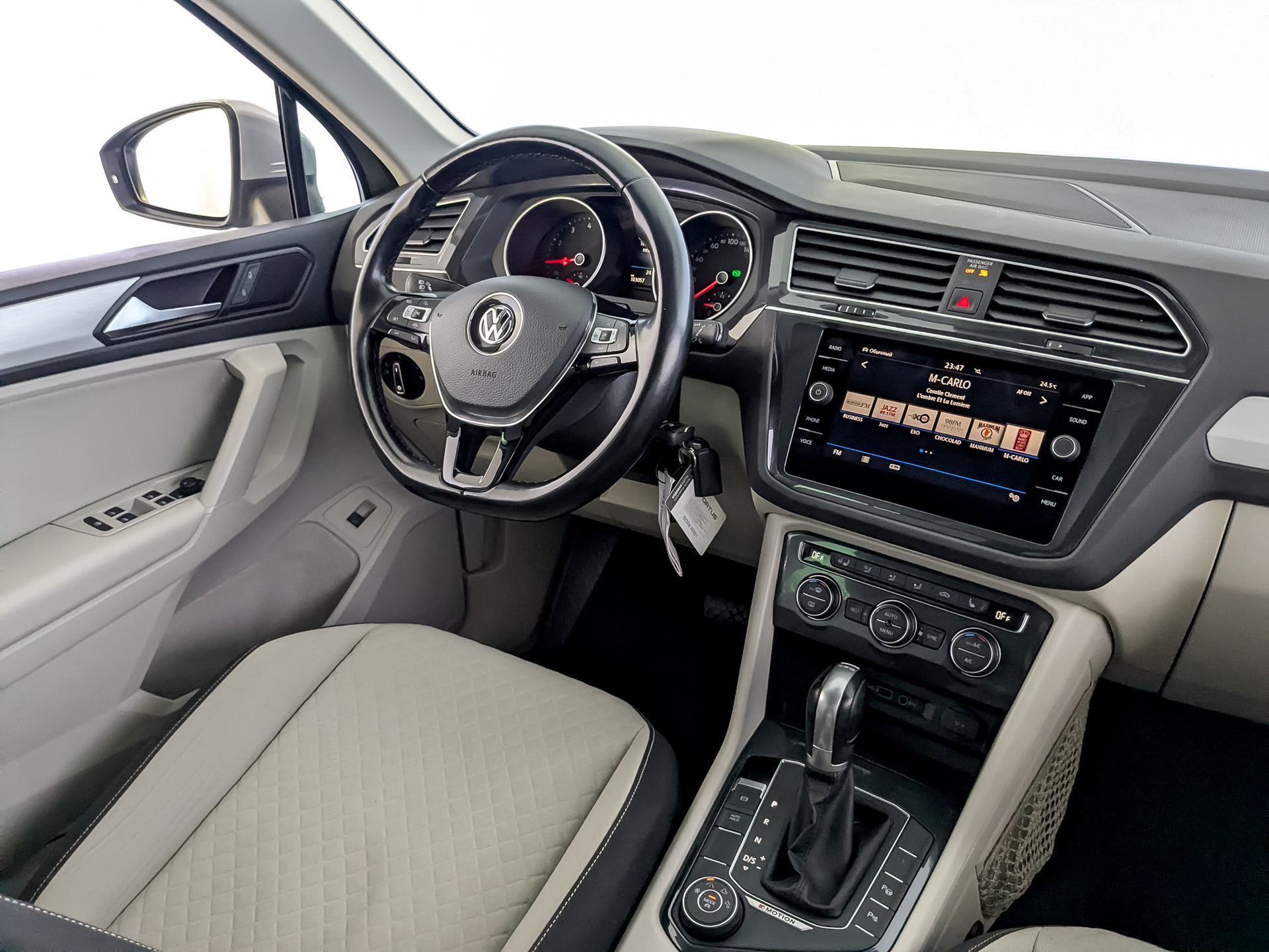 VOLKSWAGEN Tiguan 2.00 (180 л.с), автомат, 2018, пробег 183 054 км