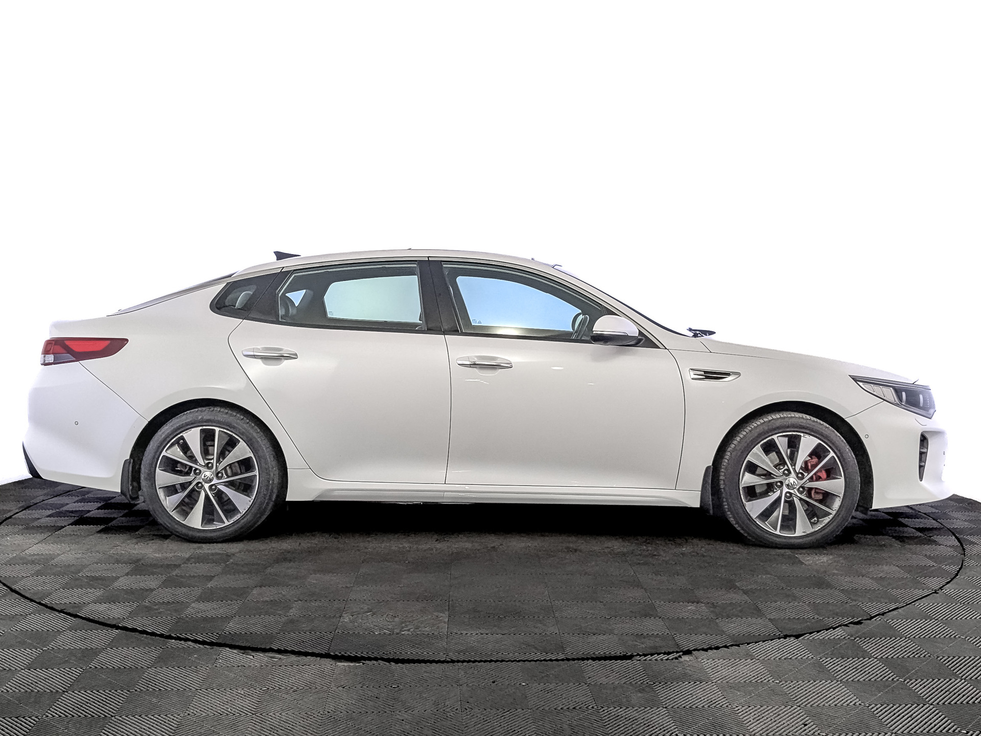 KIA Optima 2.40 (188 л.с), автомат, 2018, пробег 152 000 км