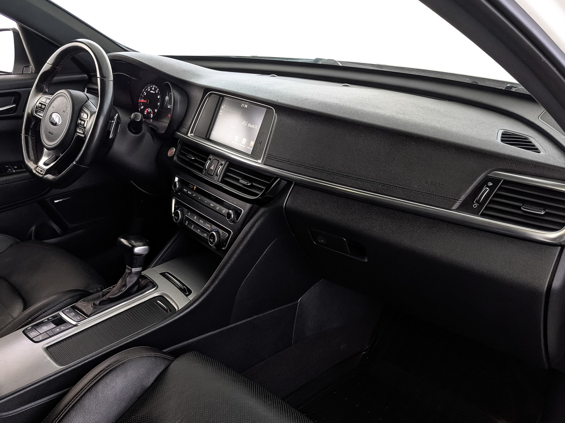 KIA Optima 2.40 (188 л.с), автомат, 2018, пробег 152 000 км