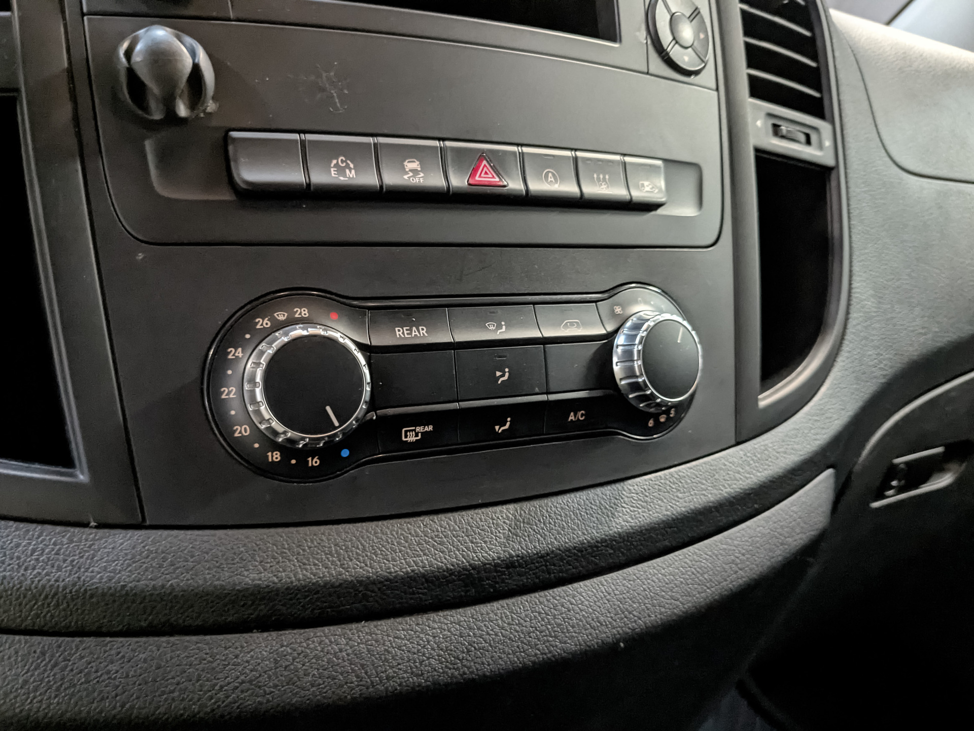 MERCEDES-BENZ Vito 2.10 (136 л.с), автомат, 2019, пробег 160 621 км