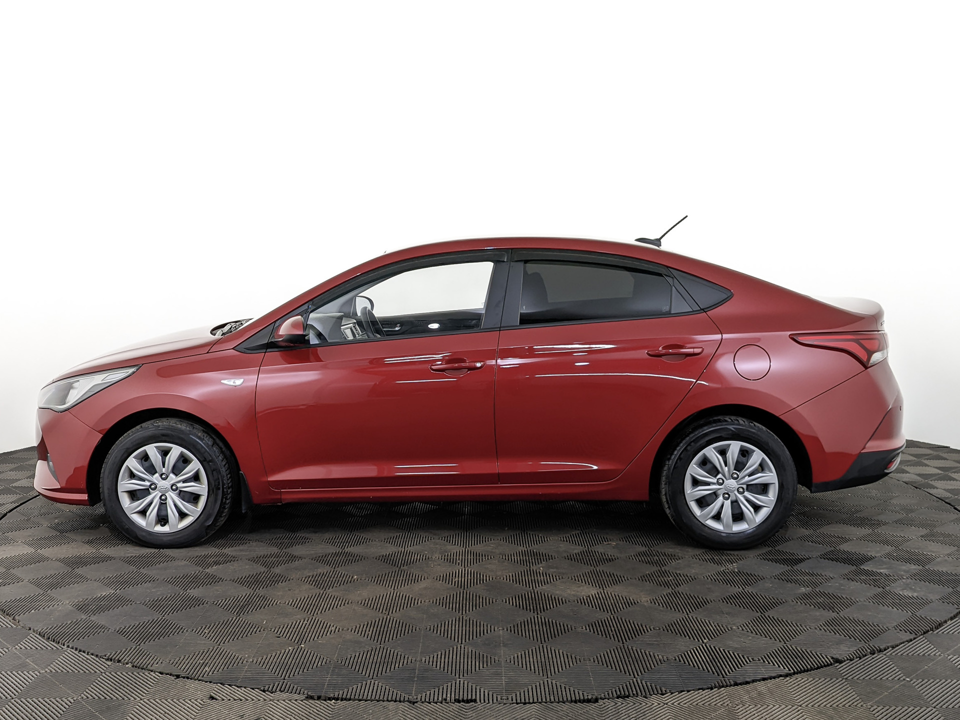 HYUNDAI Solaris 1.60 (123 л.с), автомат, 2021, пробег 64 845 км