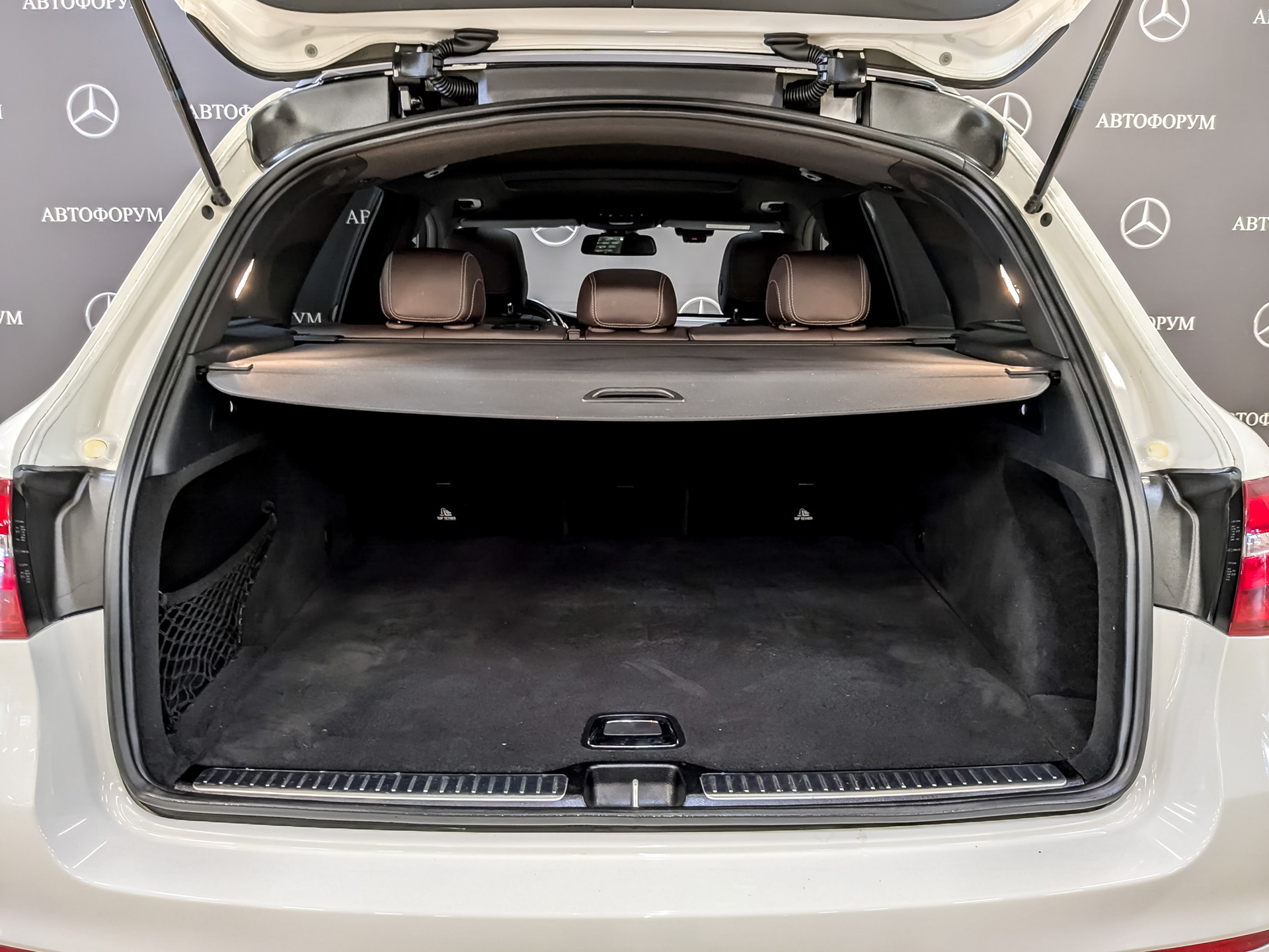 MERCEDES-BENZ GLC 2.00 (211 л.с), автомат, 2017, пробег 85 440 км