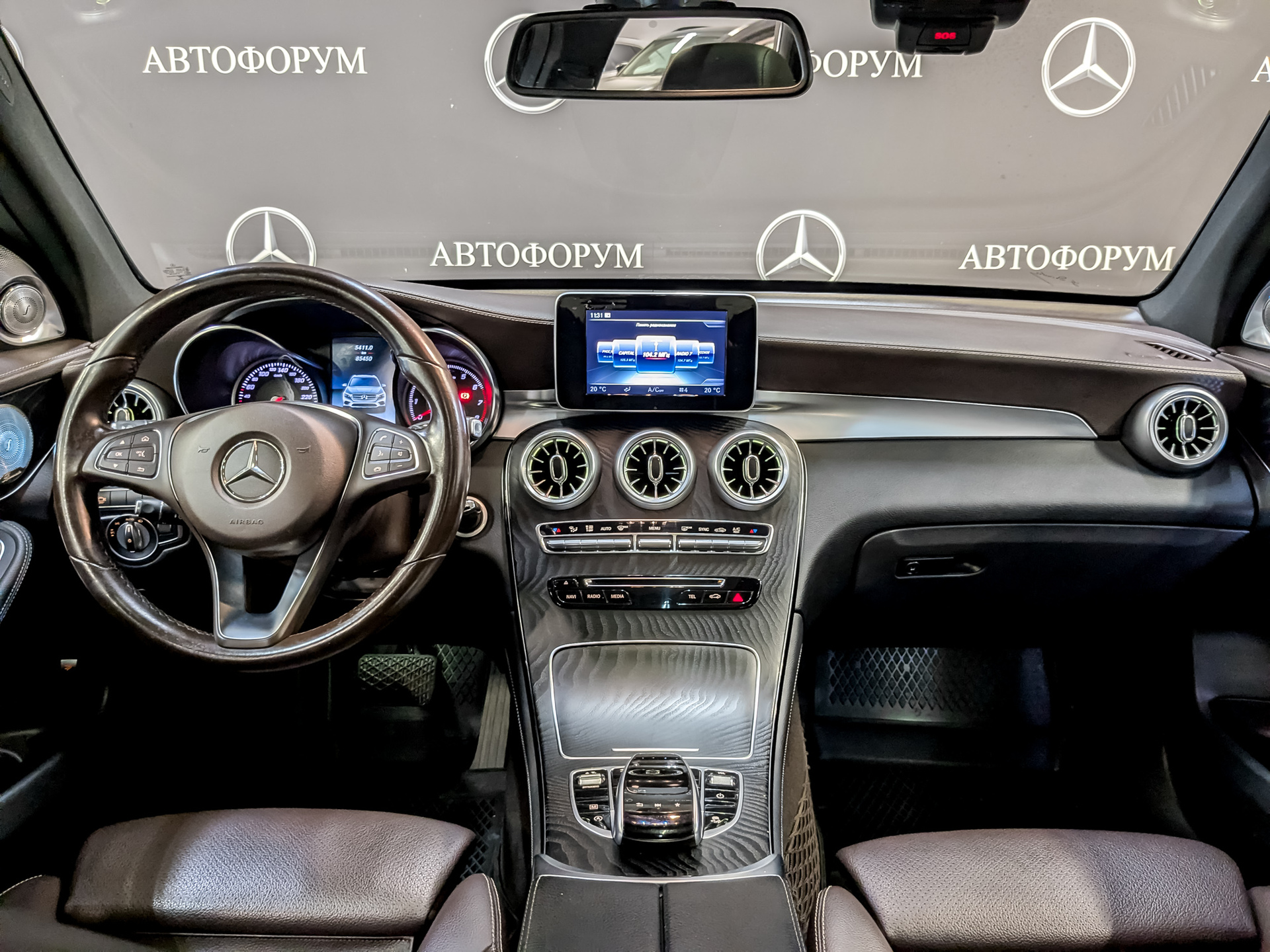 MERCEDES-BENZ GLC 2.00 (211 л.с), автомат, 2017, пробег 85 440 км