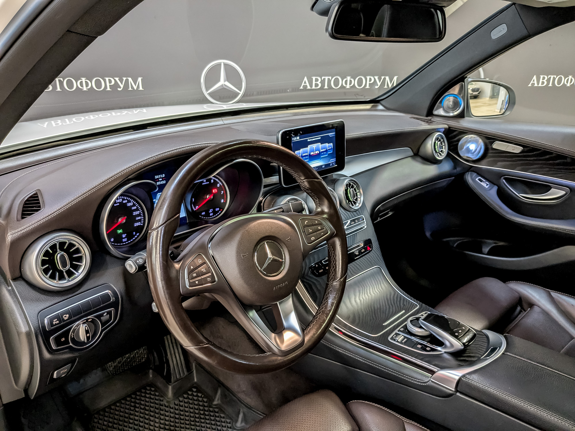 MERCEDES-BENZ GLC 2.00 (211 л.с), автомат, 2017, пробег 85 440 км