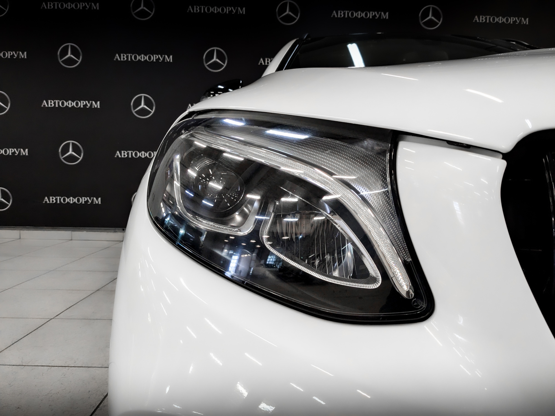 MERCEDES-BENZ GLC 2.00 (211 л.с), автомат, 2017, пробег 85 440 км