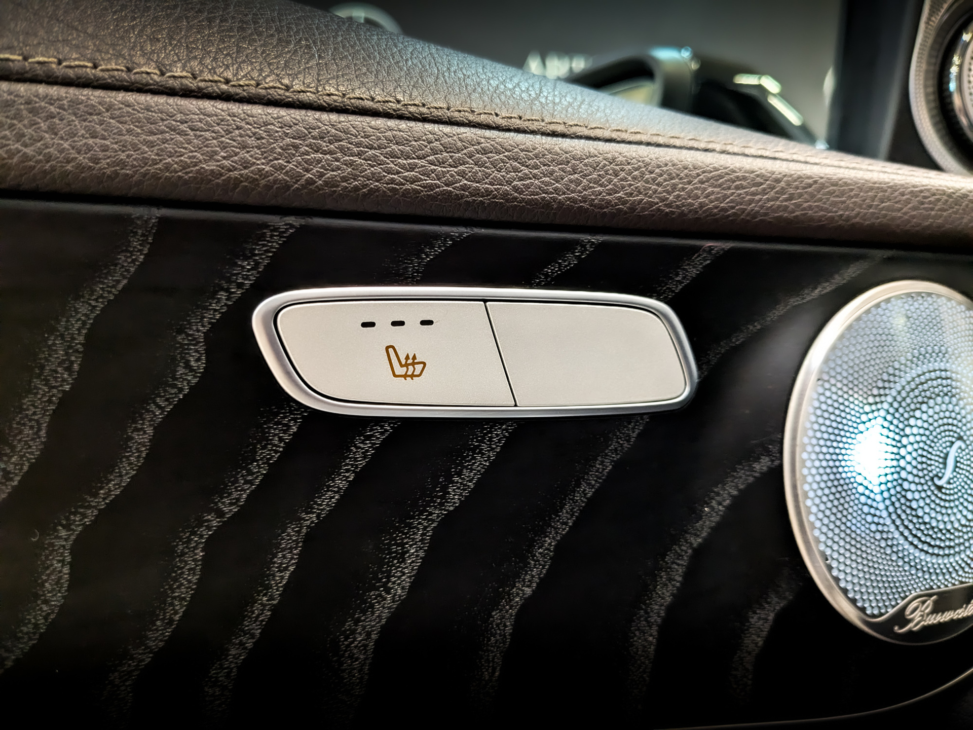 MERCEDES-BENZ GLC 2.00 (211 л.с), автомат, 2017, пробег 85 440 км