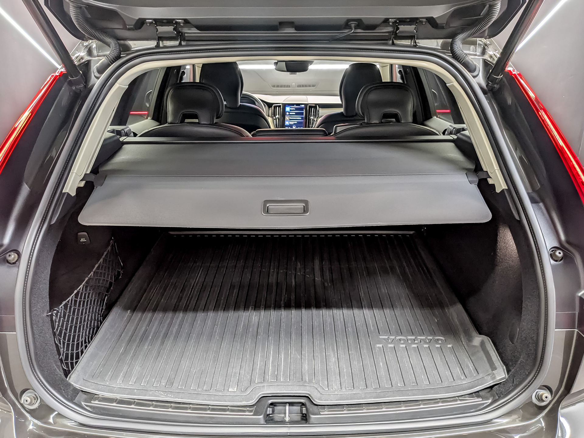 VOLVO XC60 2.00 (249 л.с), автомат, 2020, пробег 106 476 км